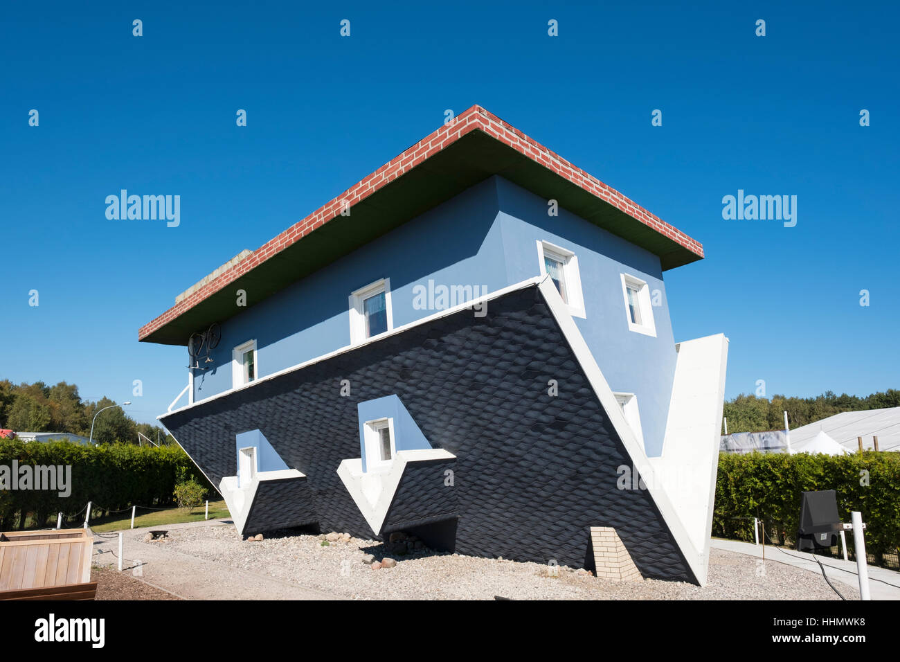 Upside Down House Il Mondo capovolto, Trassenheide, Usedom, Meclemburgo-Pomerania, Germania Foto Stock