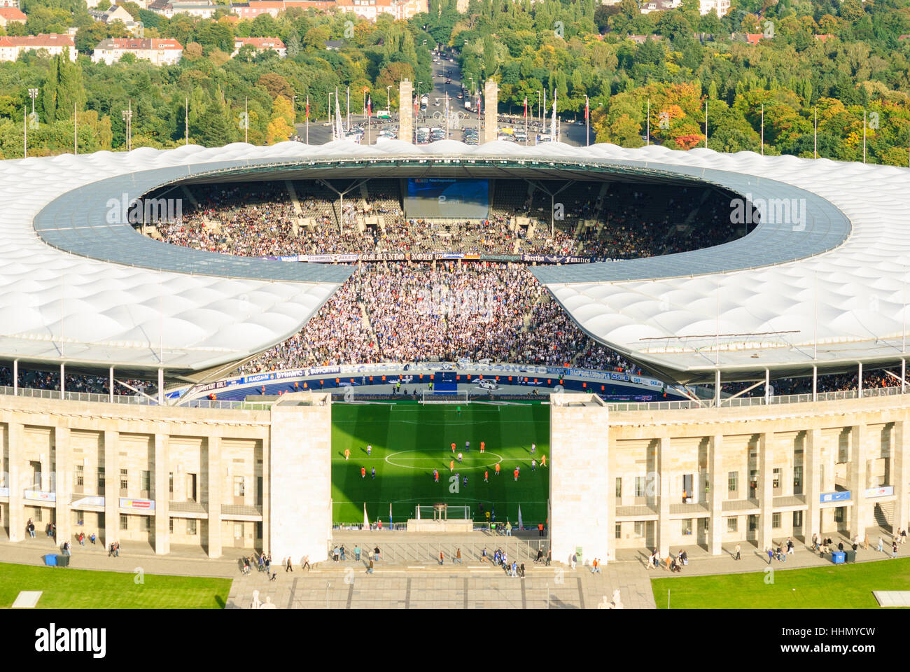 Berlino: Olympiastadion (Stadio Olimpico), la partita di calcio, , Berlino, Germania Foto Stock
