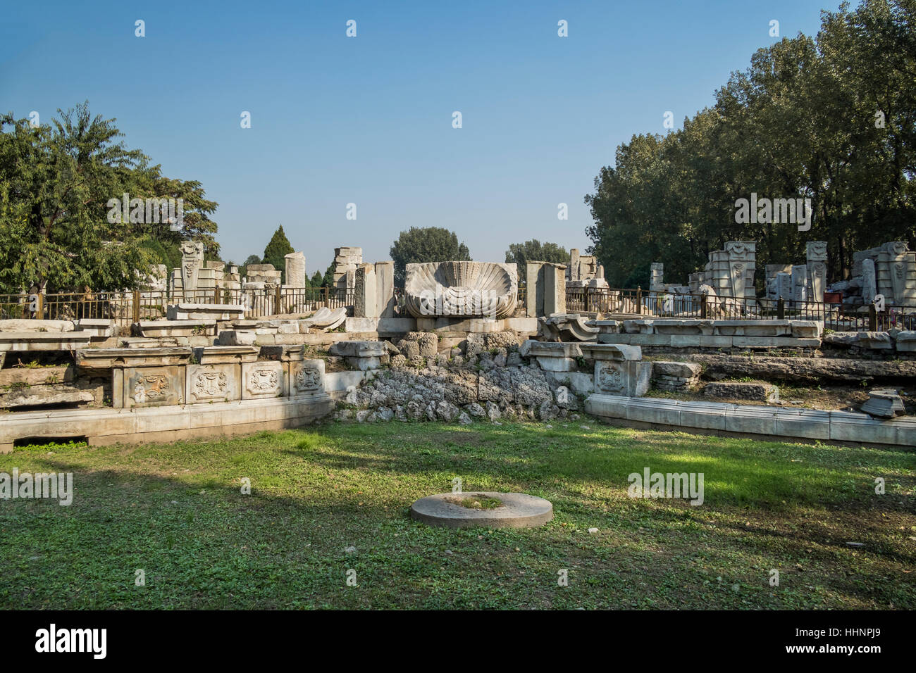 Il vecchio palazzo estivo rovine, Pechino, Cina Foto Stock
