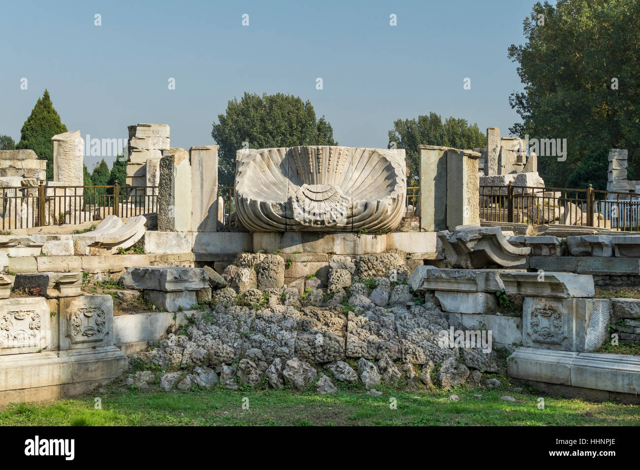 Il vecchio palazzo estivo rovine, Pechino, Cina Foto Stock