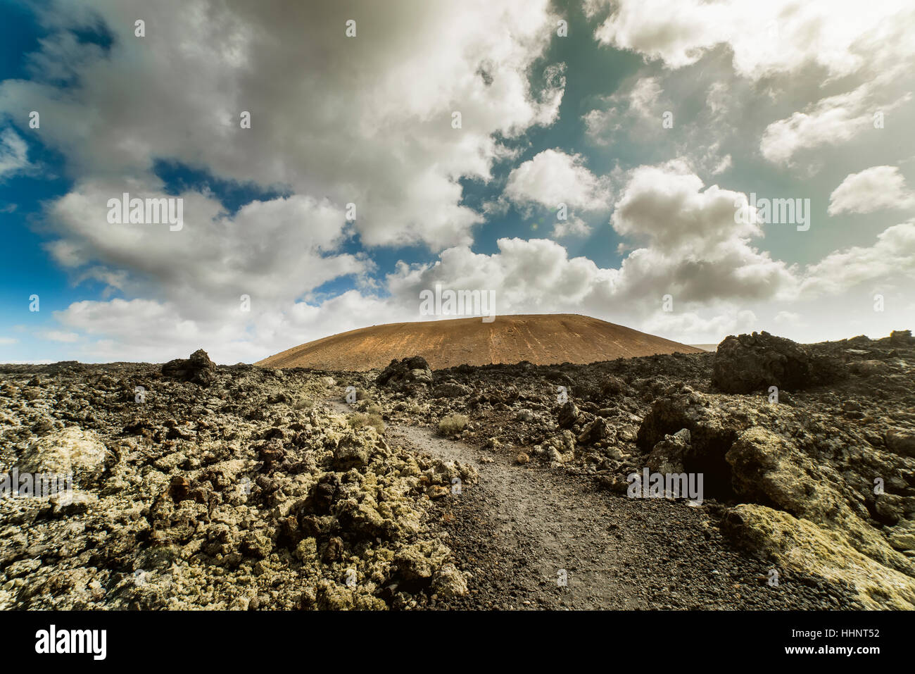 Il bordo della Caldera Blanca, un vulcano a Lanzarote nelle isole Canarie in Spagna. Foto Stock