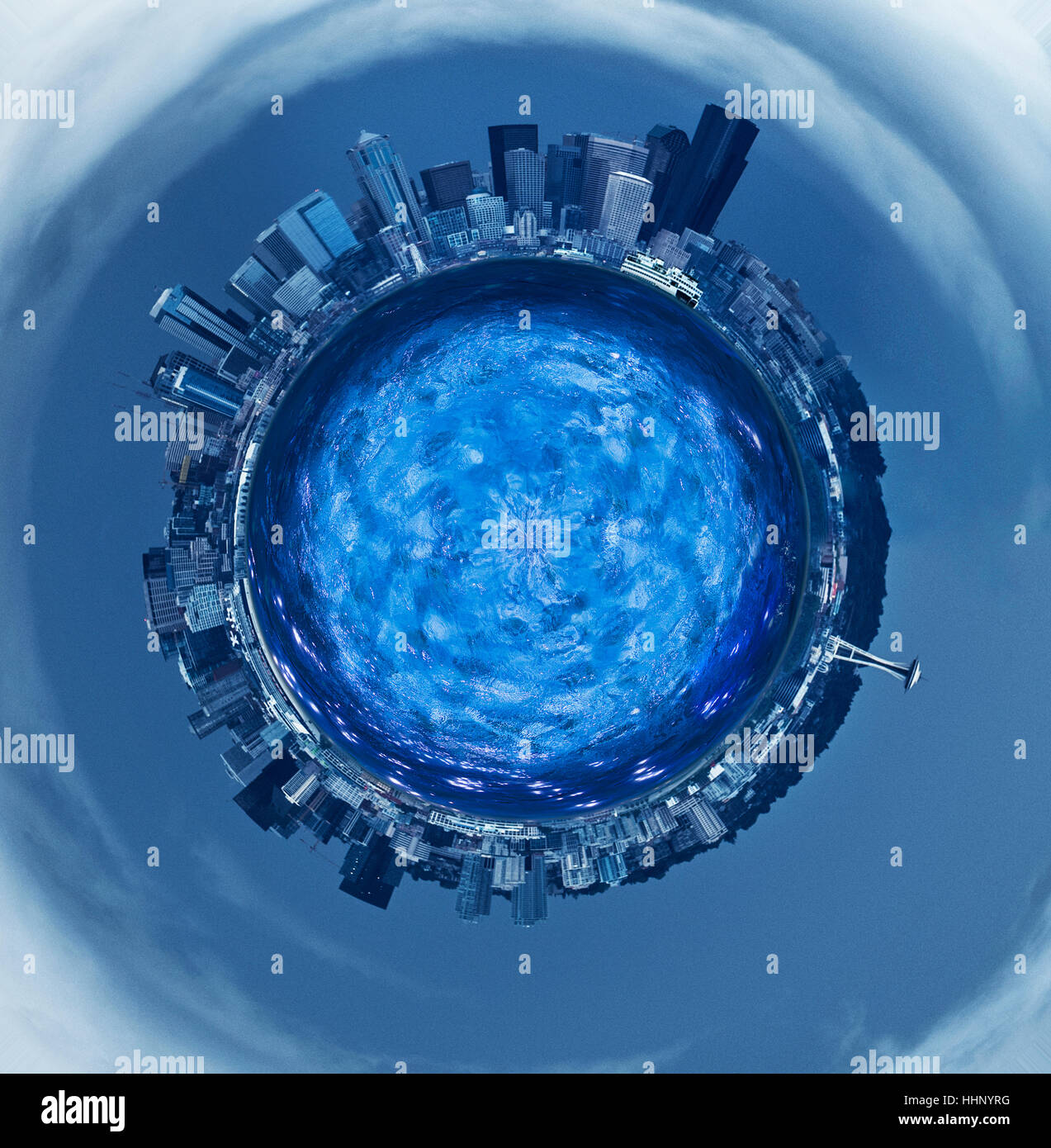 Highrises intorno a sfera blu Foto Stock