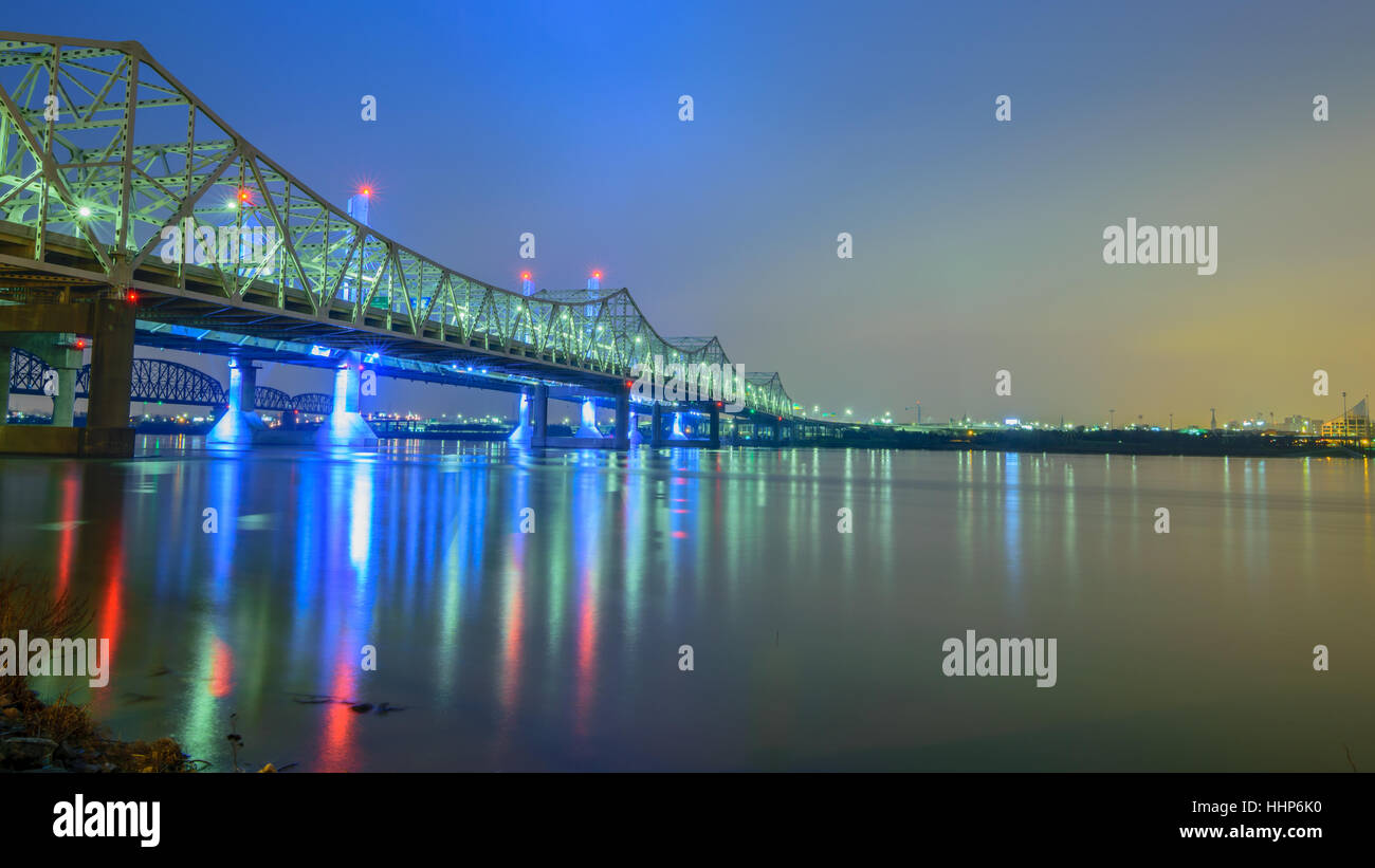 Tre ponti sul fiume Ohio tra Jeffersonville IN e di Louisville KY Foto Stock