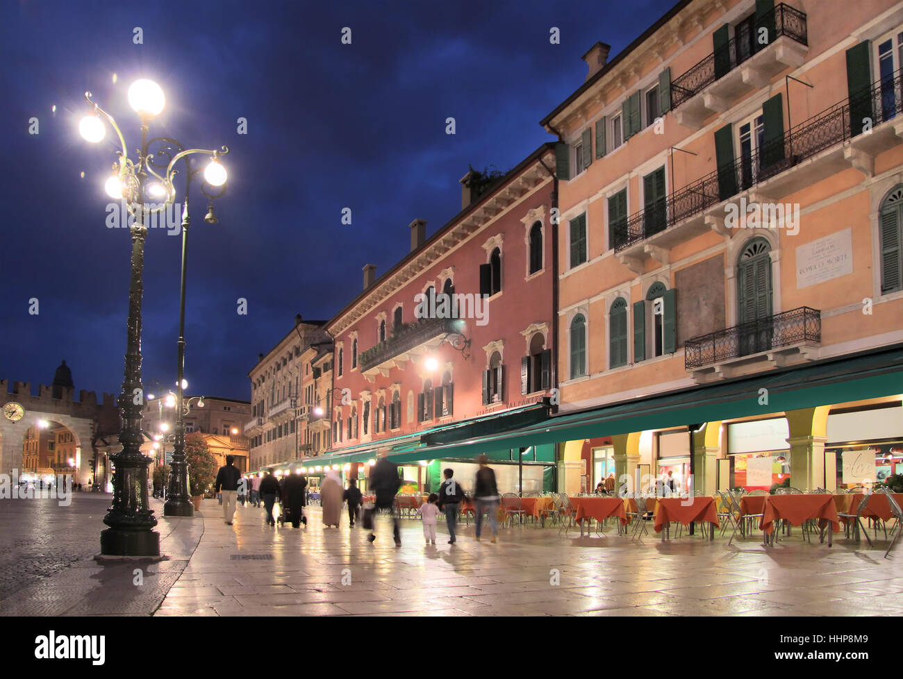 Notte, notturna, europa, sera, Piazza Italia, case, illuminate, turismo, Foto Stock