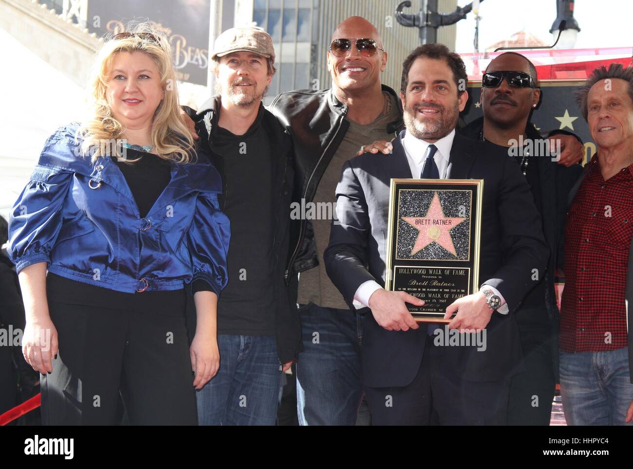 Hollywood, Stati Uniti d'America. Xix gen, 2017. Regista Brett Ratner è onorato con una prestigiosa stella sulla Hollywood Walk of Fame. Altri vip presenti alla cerimonia inclusi Eddie Murphy, Dwayne Johnson, Edward Norton e Chris Tucker. Credito: Clinton Wallace/Globe foto/ZUMA filo/Alamy Live News Foto Stock