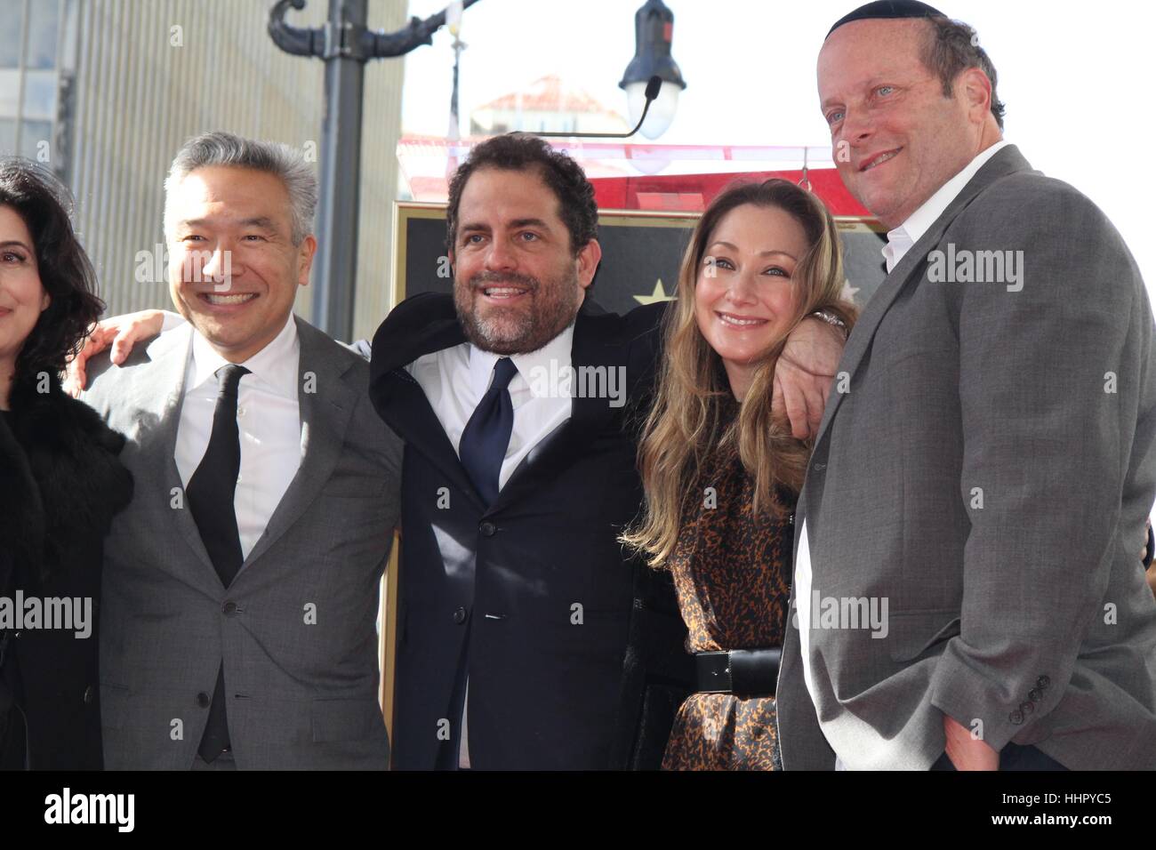 Hollywood, Stati Uniti d'America. Xix gen, 2017. Regista Brett Ratner è onorato con una prestigiosa stella sulla Hollywood Walk of Fame. Altri vip presenti alla cerimonia inclusi Eddie Murphy, Dwayne Johnson, Edward Norton e Chris Tucker. Credito: Clinton Wallace/Globe foto/ZUMA filo/Alamy Live News Foto Stock