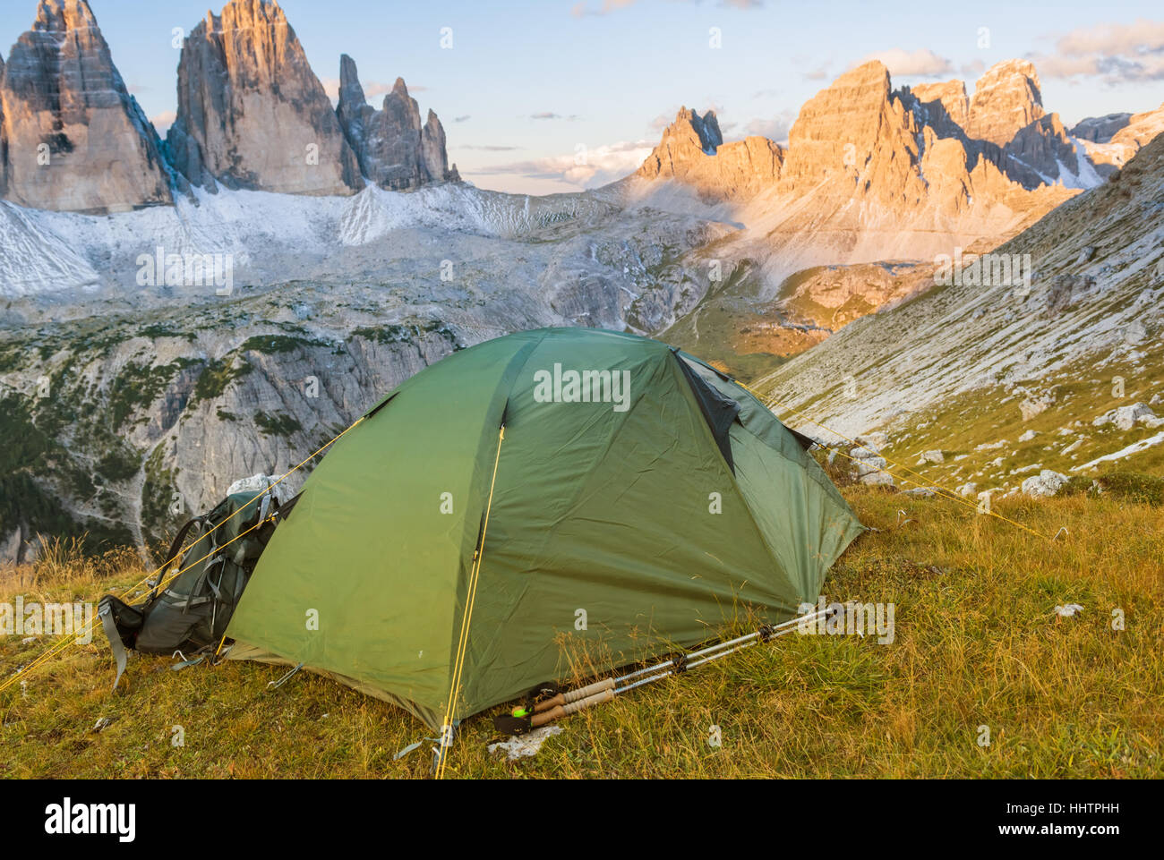 Campeggio in alta montagna Drei Zinnen Dolomiti Italia Foto Stock