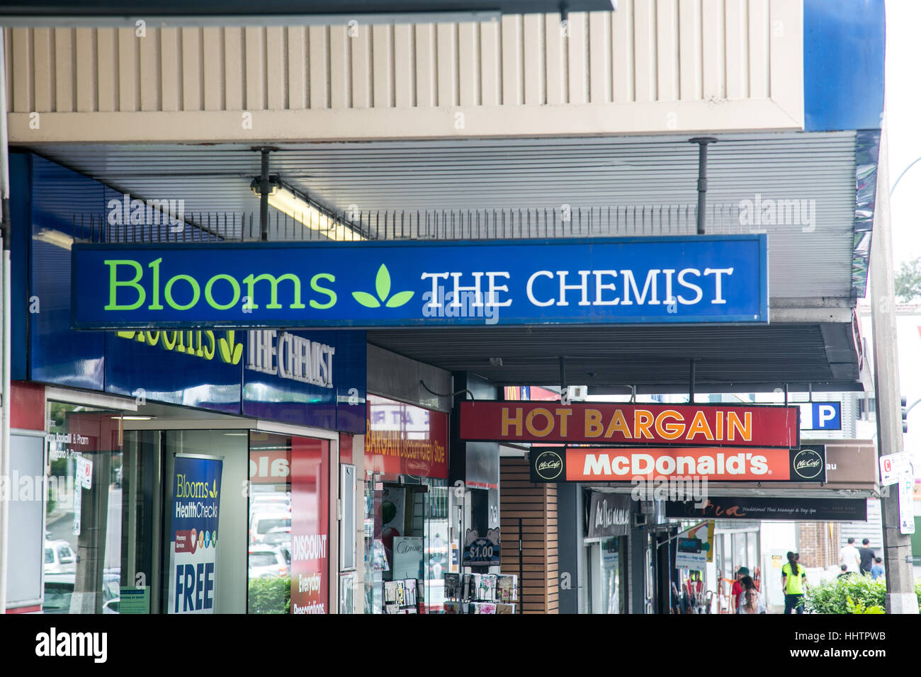 Gordon è un sobborgo sulla parte superiore North Shore di Sydney dello Stato del Nuovo Galles del Sud, Australia, high street con i suoi negozi delle banche. Foto Stock