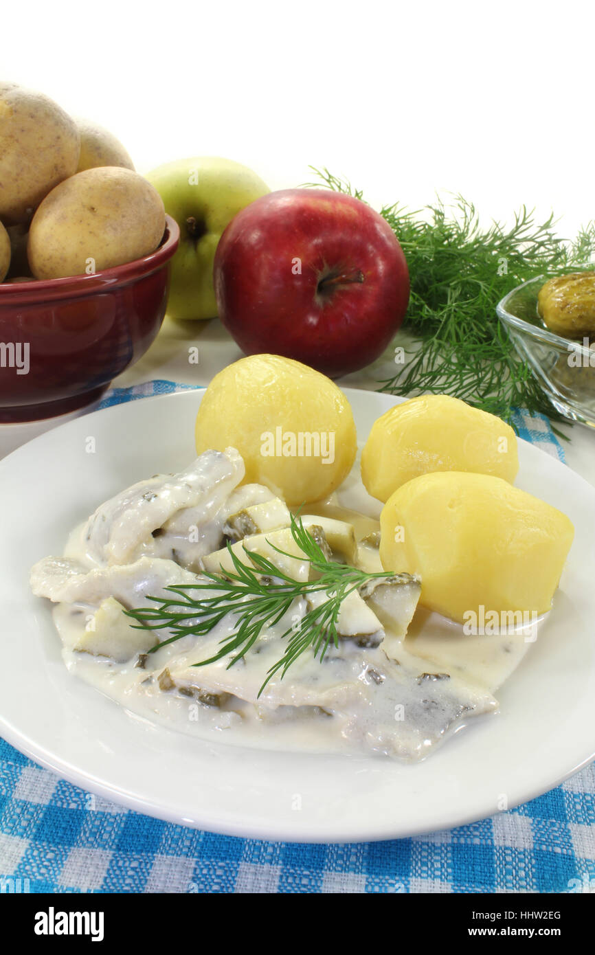 Pesci, mele, Apple, cetriolo, aringa, patate lesse, aneto, patate, pesce, Foto Stock