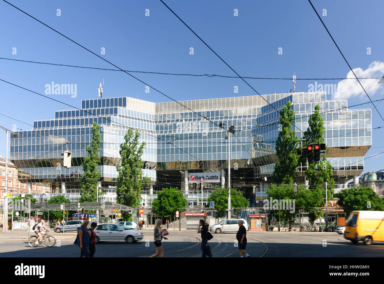 Wien, Vienna: Bank Austria ufficio edificio Giulio Tandler-Platz, 09., Wien, Austria Foto Stock