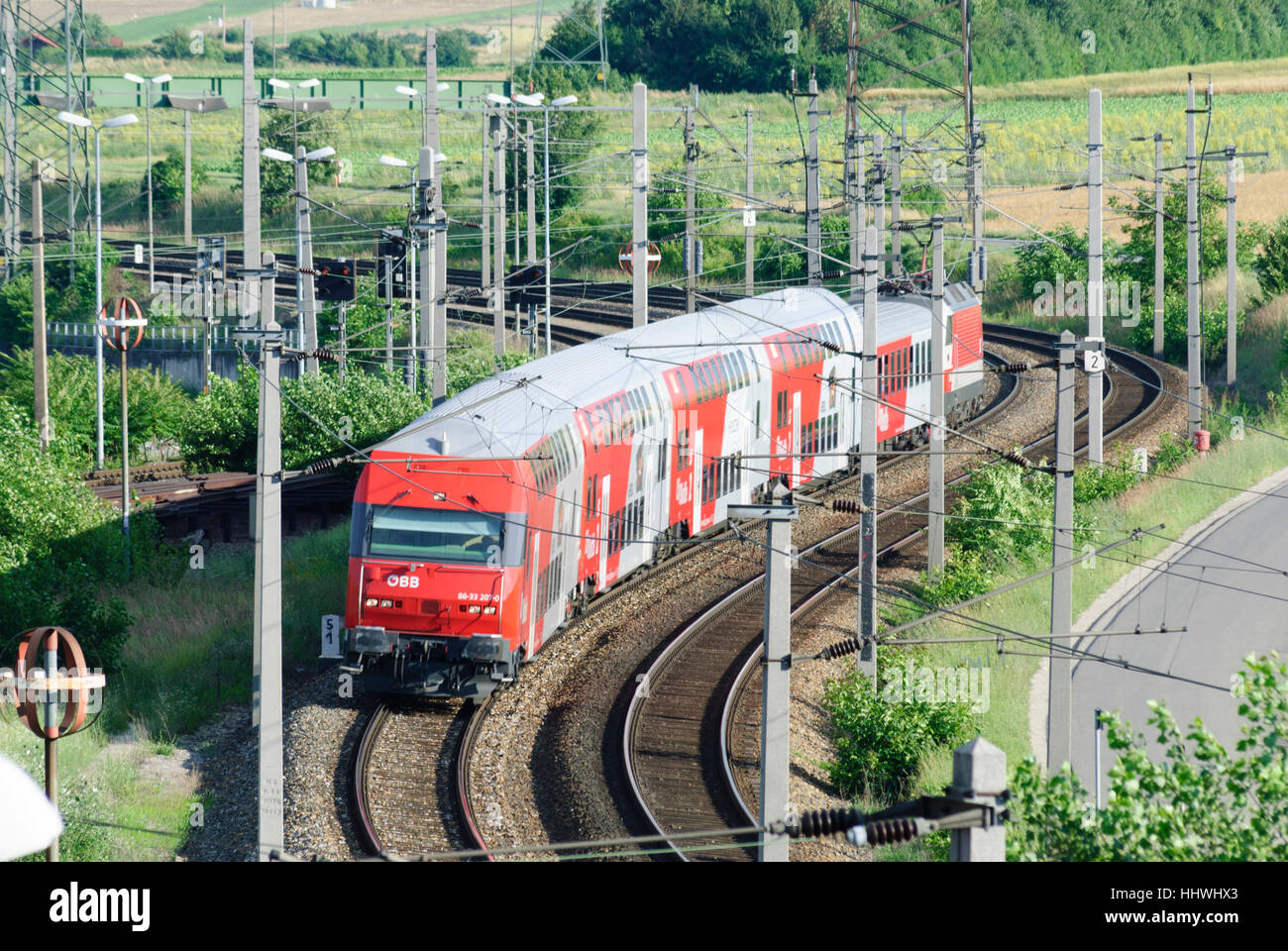 Wien, Vienna: treno regionale della ÖBB, 10., Wien, Austria Foto Stock