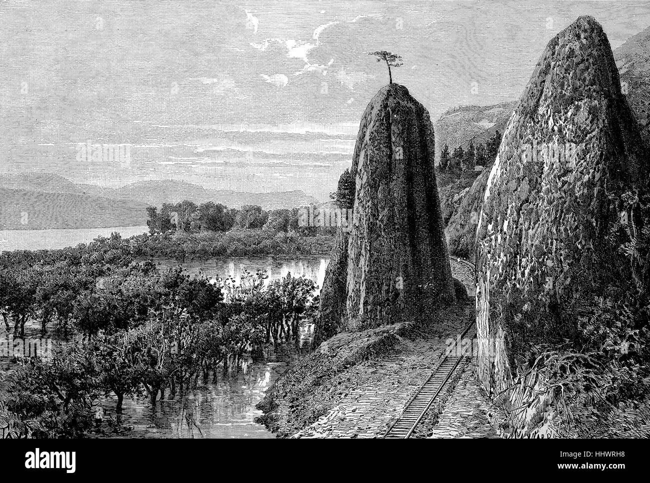 Rocce e delle rotaie ferroviarie al fiume Columbia nello stato di Washington in America del Nord, immagine storica o illustrazione, pubblicato 1890, digitale migliorata Foto Stock