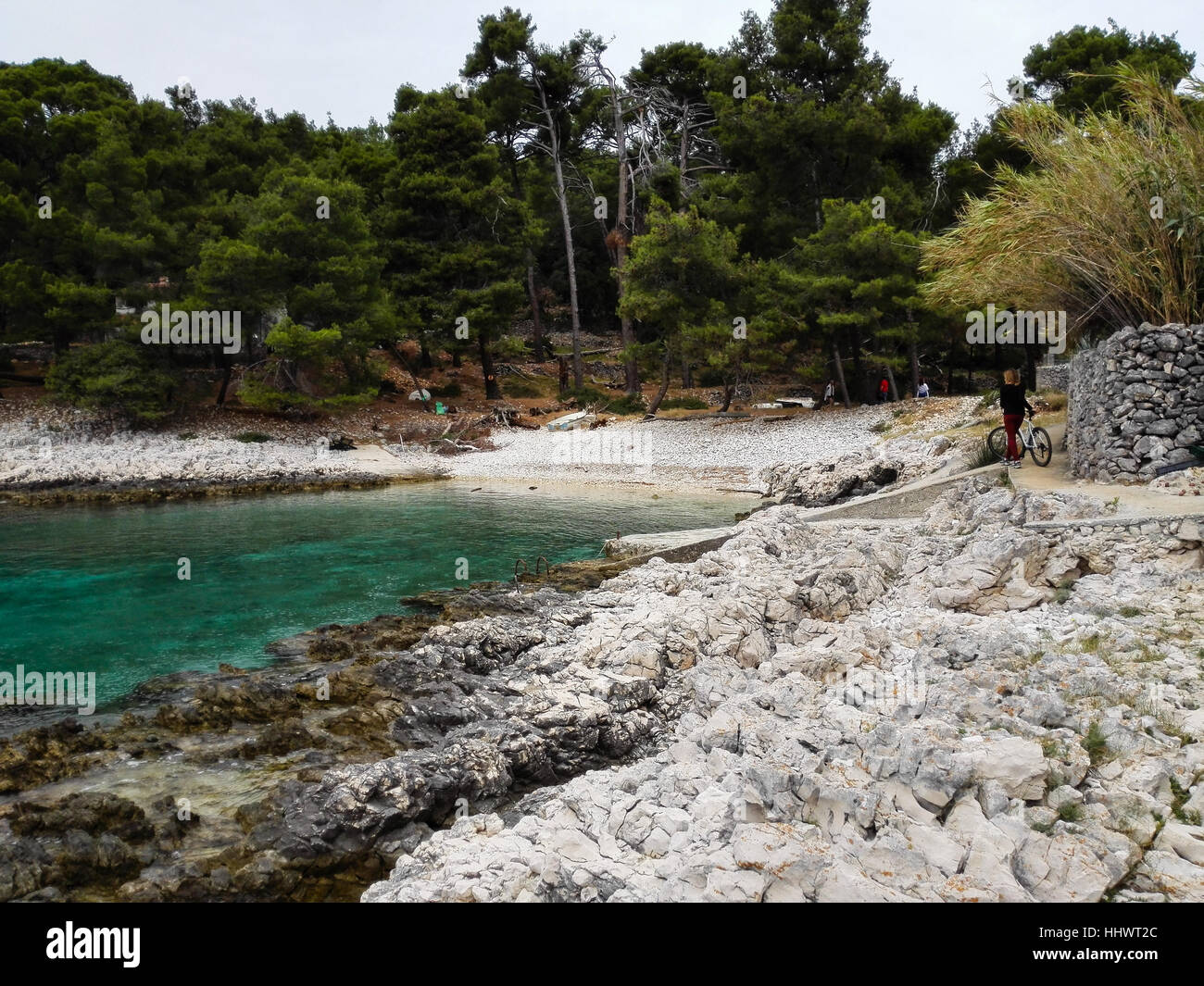 Ruvida costa croata in Nerezine. Foto Stock