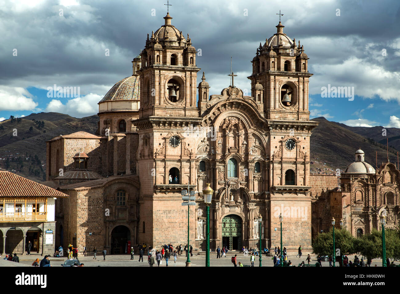 La Compania de Jesus (la Compagnia di Gesù) Chiesa sulla Plaza de Armas, Cusco, Perù Foto Stock