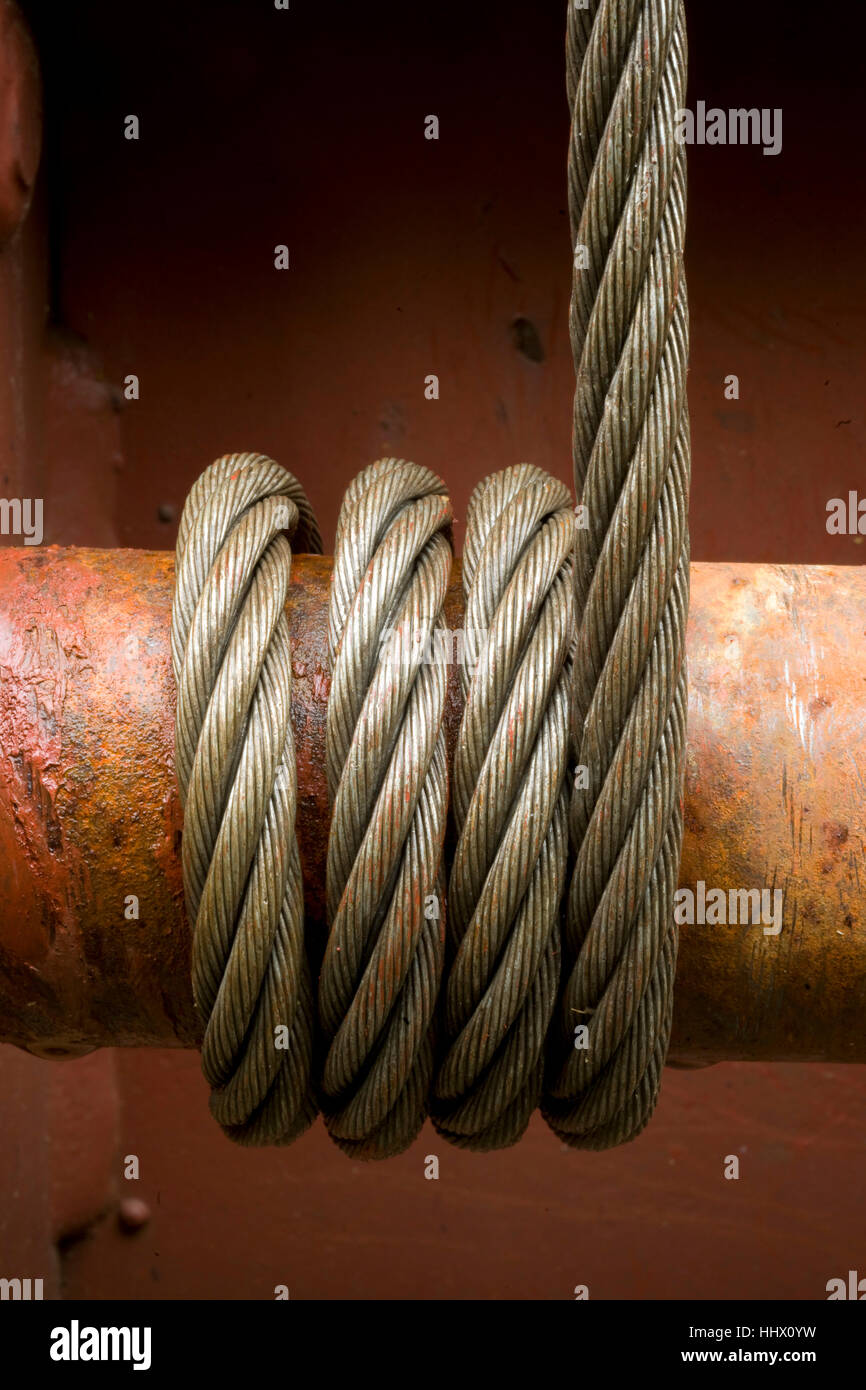Industriali, acciaio, metallo, ruggine, il cavo, il filo, intrecciati,  intrecciato, albero, laminati Foto stock - Alamy