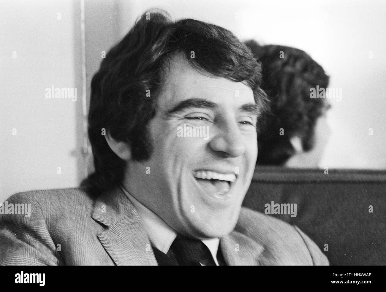 Anthony Newley, fotografato durante un'intervista in 1968 Foto Stock
