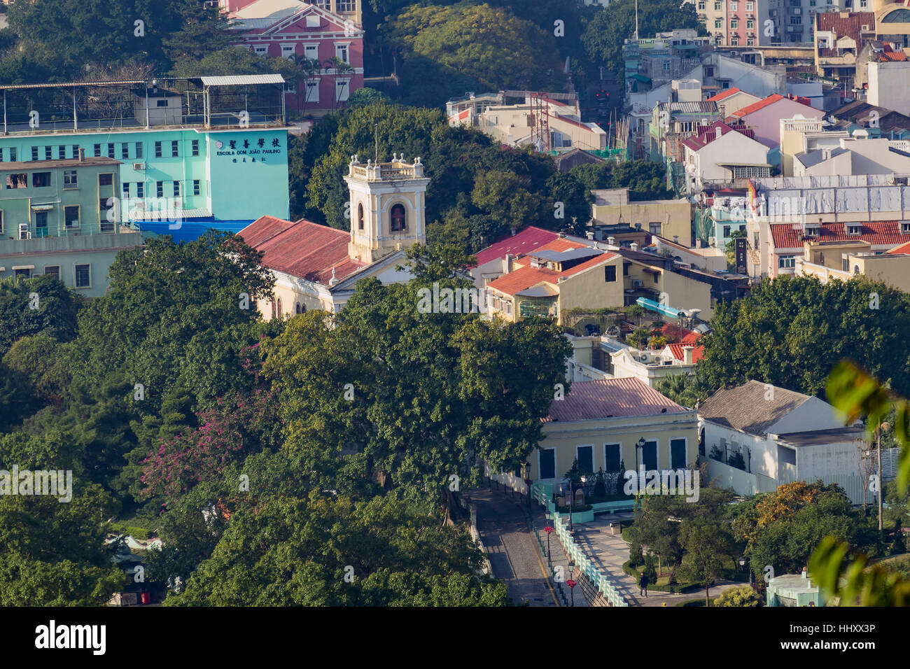 Macao, DIC 31: Veduta aerea della Madonna del Carmelo e la chiesa di Taipa cityscape e scuola sul dicembre 31, 2016 a Taipa, Macau, Cina Foto Stock