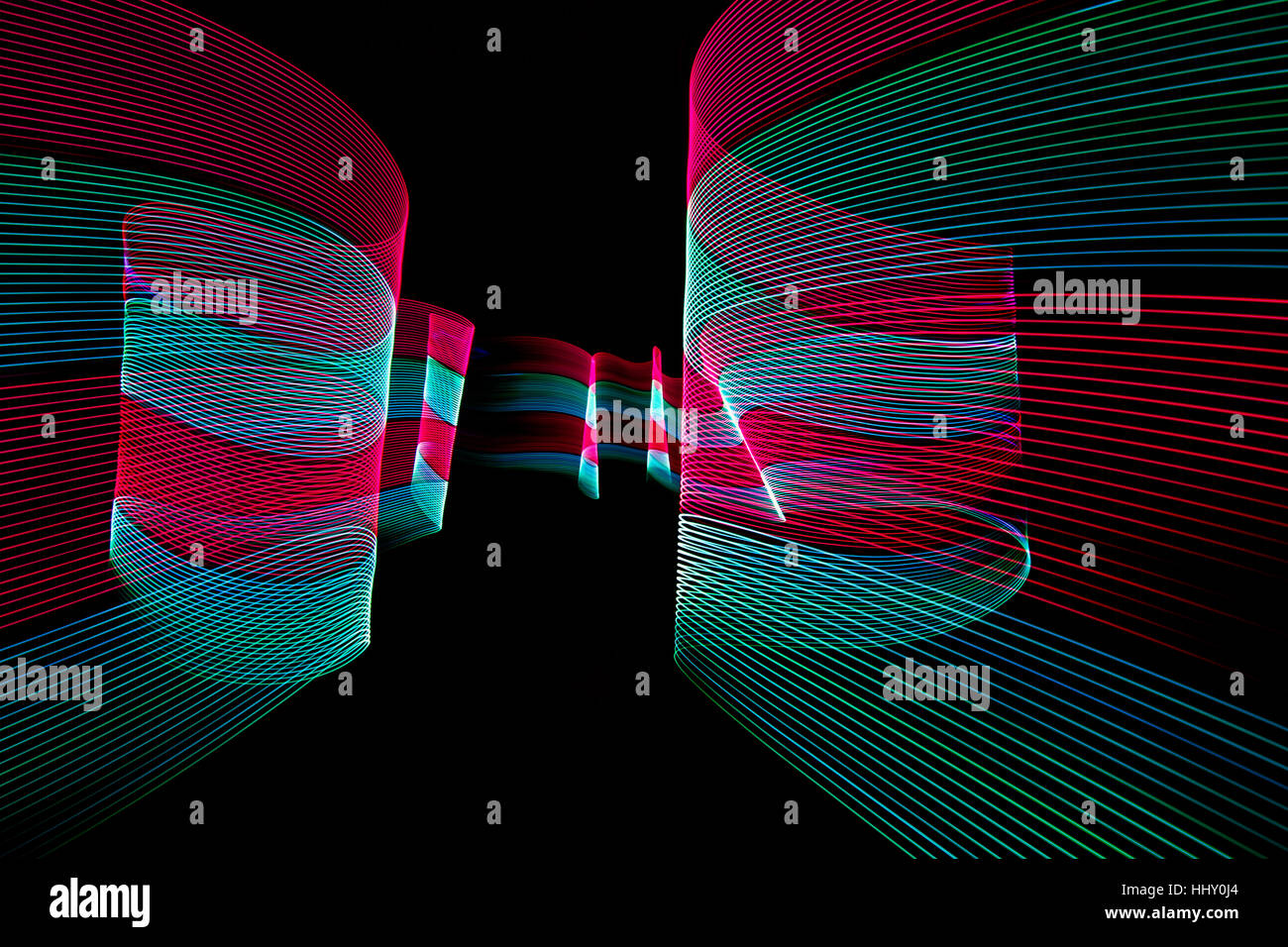 Linea astratta dalla luce LED su sfondo nero. Foto Stock