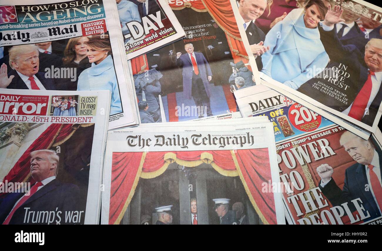 Prime pagine dei quotidiani nazionali segnalato in occasione dell' investitura del Presidente americano Donald Trump. Foto Stock