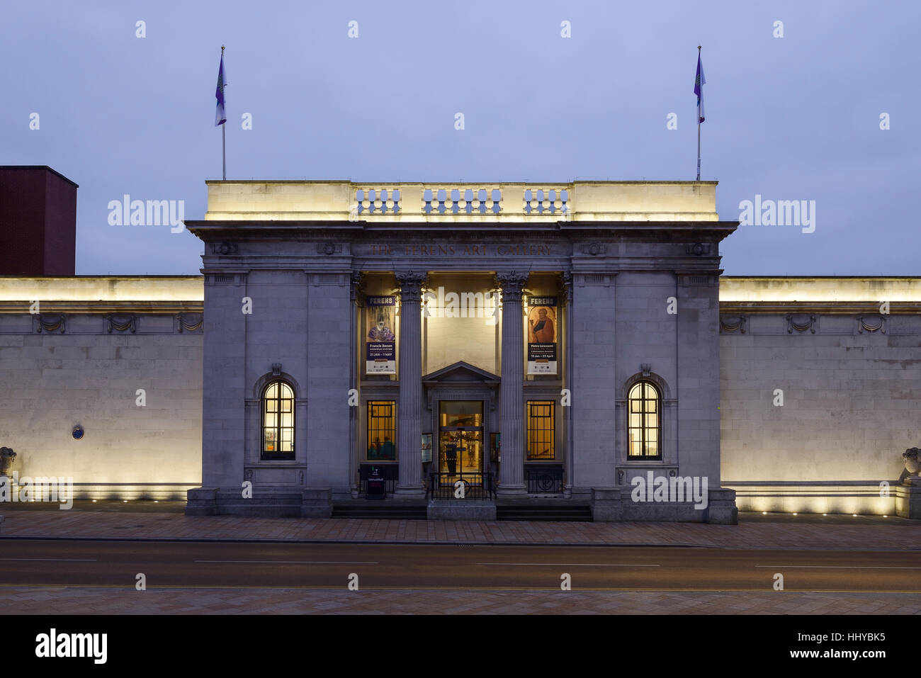 Il recentemente rinnovato Ferens Art Gallery di Queen Victoria Square in Hull City Centre Regno Unito Foto Stock