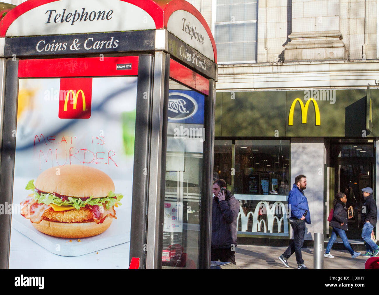 "Mangiare è omicidio" scritta sul ristorante take away annuncio Foto Stock