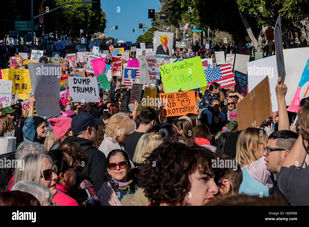 Los Angeles, California, USA. Il 21 gennaio, 2017. Los Angeles, Stati Uniti d'America. Xxi gen, 2017. Speciale Donne marzo evento e manifestanti in Los Angeles, California. Credito: Chon Kit Leong/Alamy Live News Credit: Kit Chon Leong/Alamy Live News Foto Stock