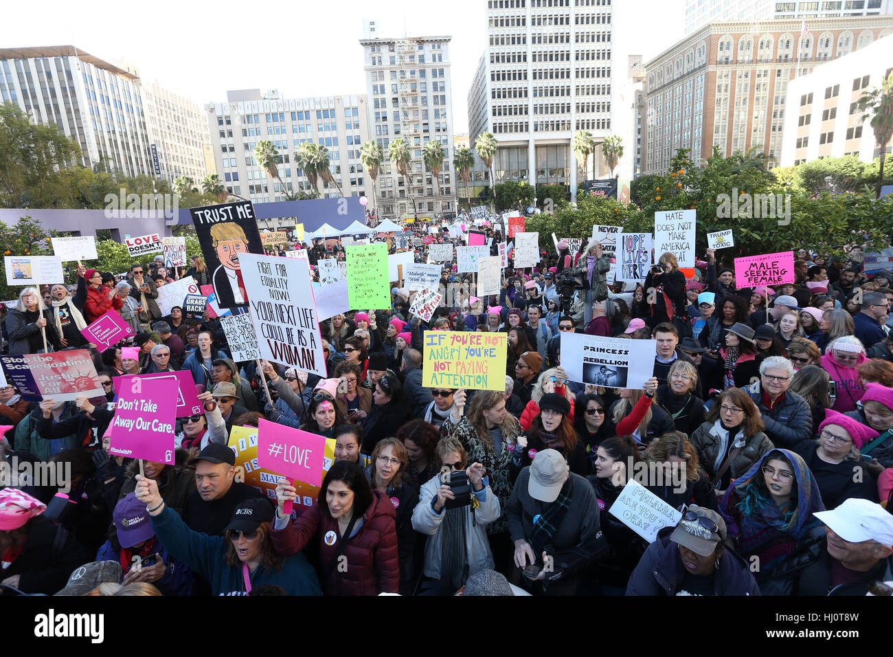 Interessata Angeles CA. Xxi gen, 2017. Atmosfera, alle donne del marzo Los Angeles, presso il centro cittadino di Los Angeles in California il 21 gennaio 2017. Credito: Faye Sadou/media/punzone Alamy Live News Foto Stock