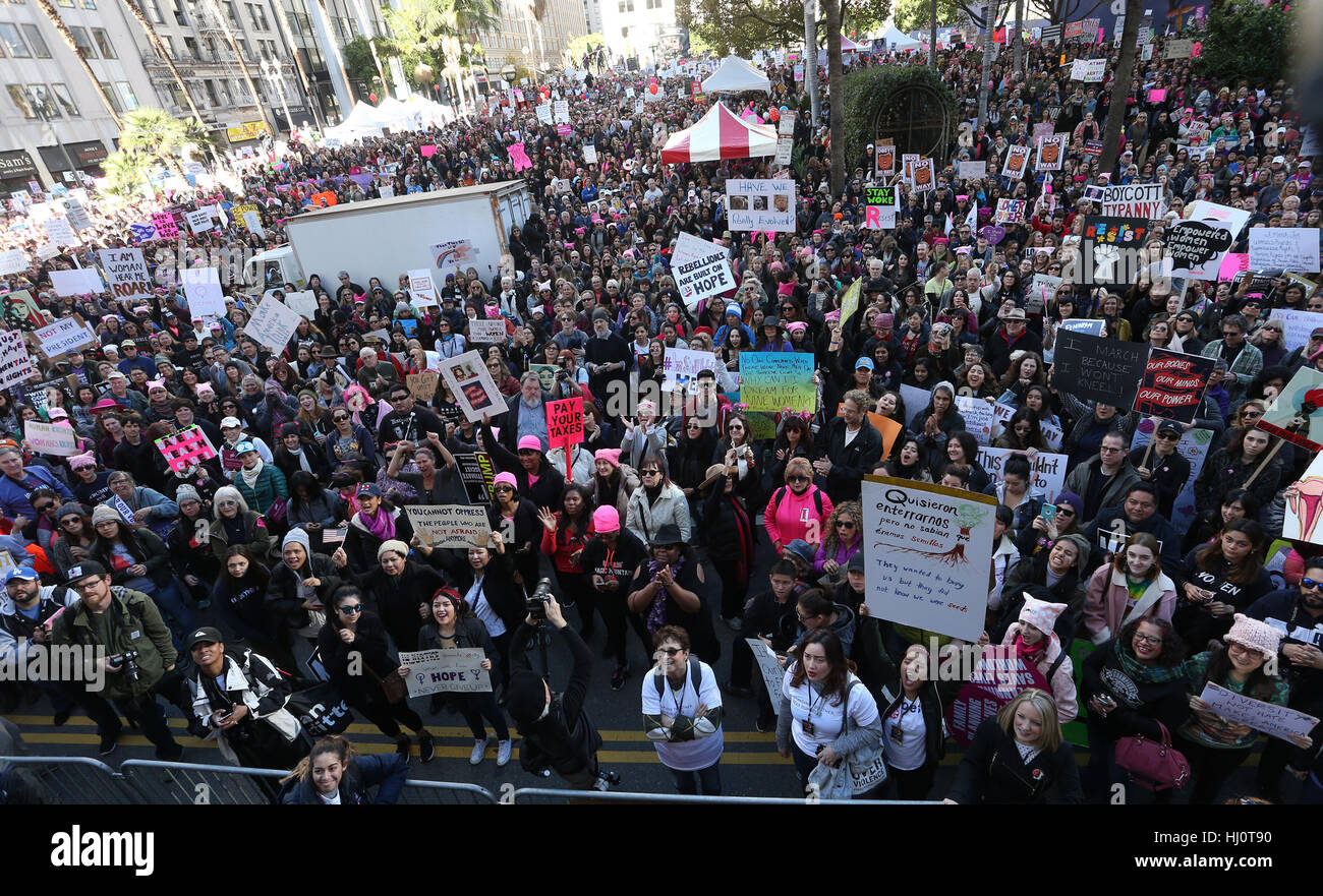 Interessata Angeles CA. Xxi gen, 2017. Atmosfera, alle donne del marzo Los Angeles, presso il centro cittadino di Los Angeles in California il 21 gennaio 2017. Credito: Faye Sadou/media/punzone Alamy Live News Foto Stock