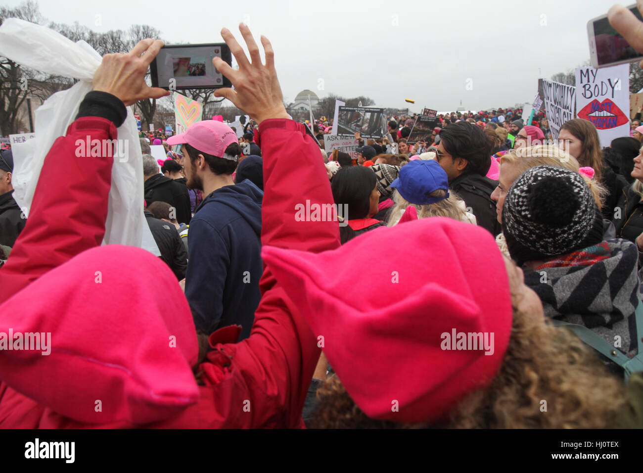 Washington, DC, Stati Uniti. Xxi gen, 2017. Le donne di marzo su Washington. Credito: Susan Pease/Alamy Live News Foto Stock