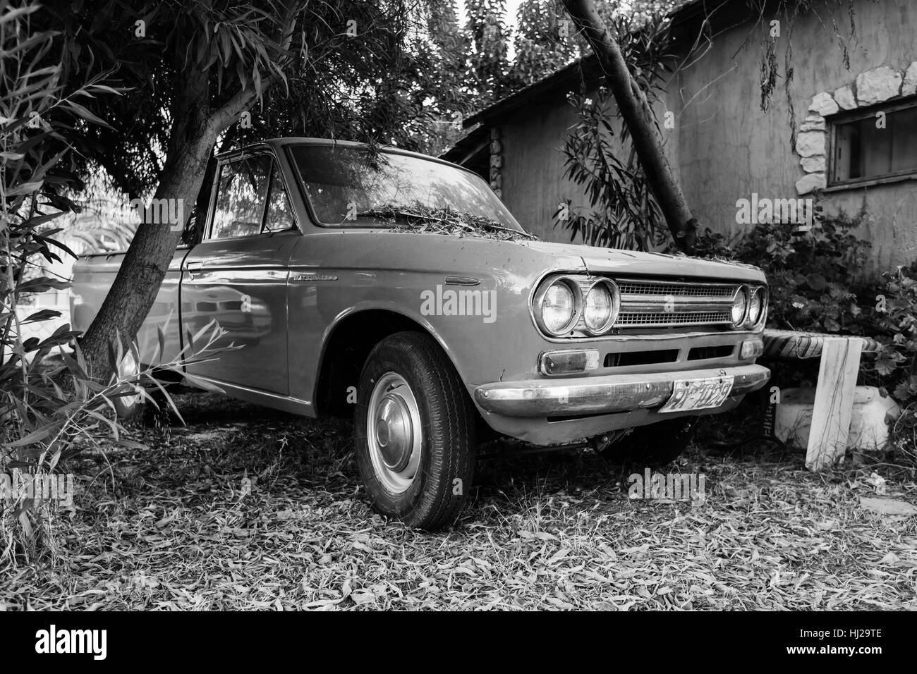 Zakynthos Greece - Agosto 16, 2016: closeup vista della vecchia Datsun 1300 auto del raccoglitore Foto Stock