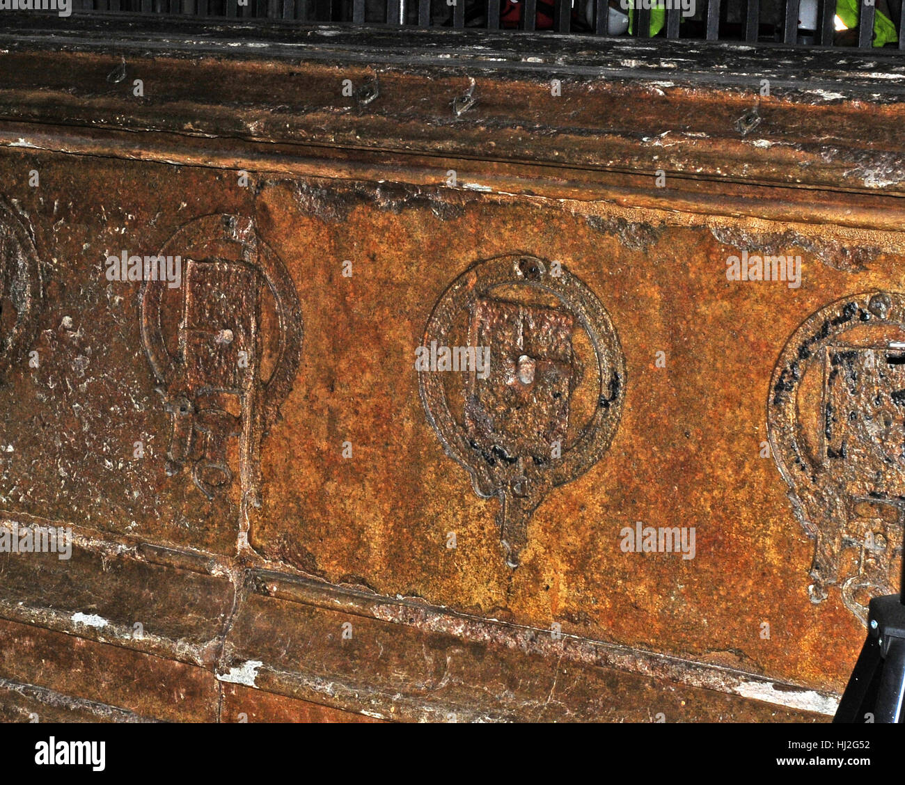Marcature sulla tomba di Katharine Swynford. Cattedrale di Lincoln Foto Stock