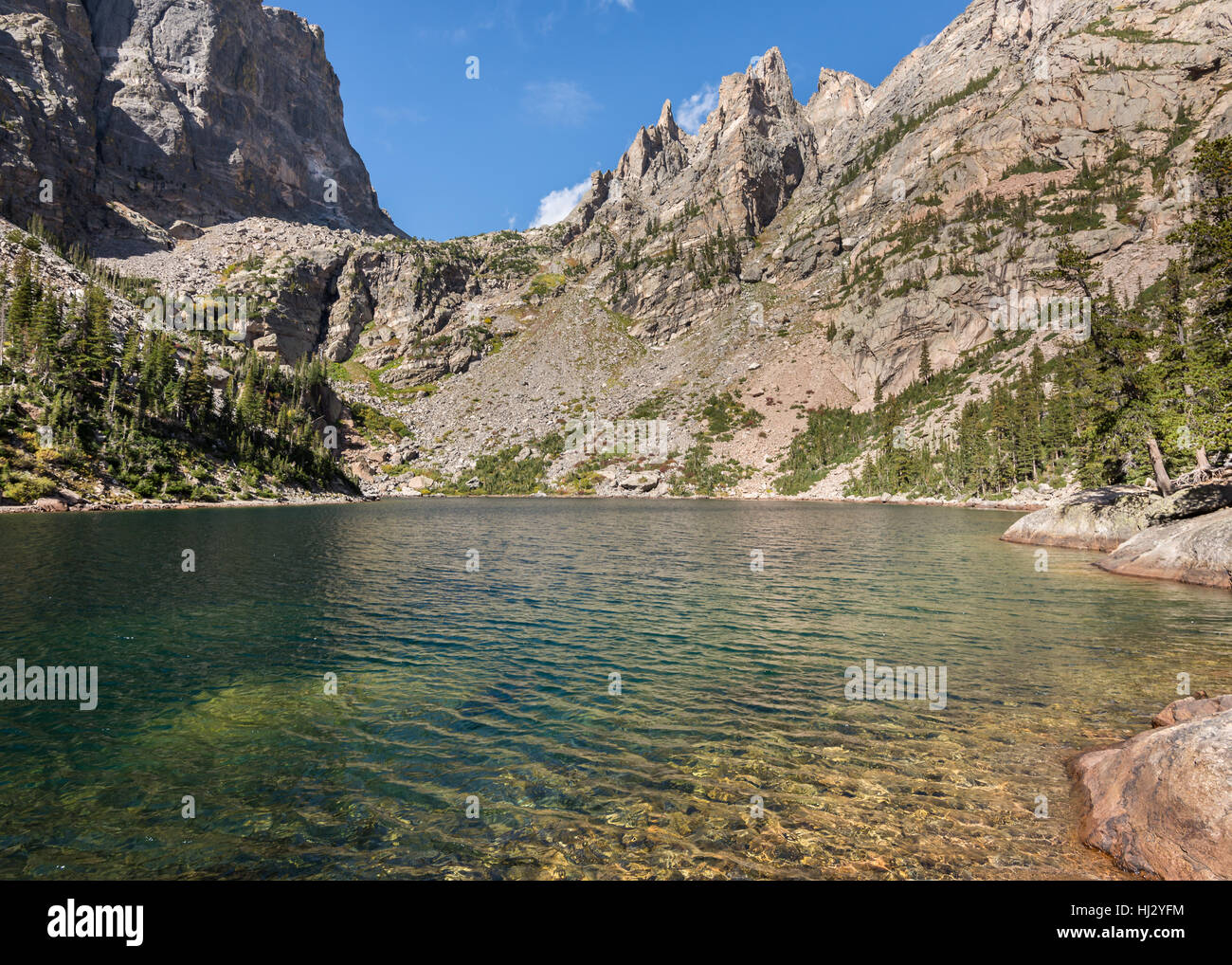 Il Lago di Smeraldo, nella gola di Tyndall area del Parco Nazionale delle Montagne Rocciose, nei pressi di Estes Park, Colorado. Foto Stock