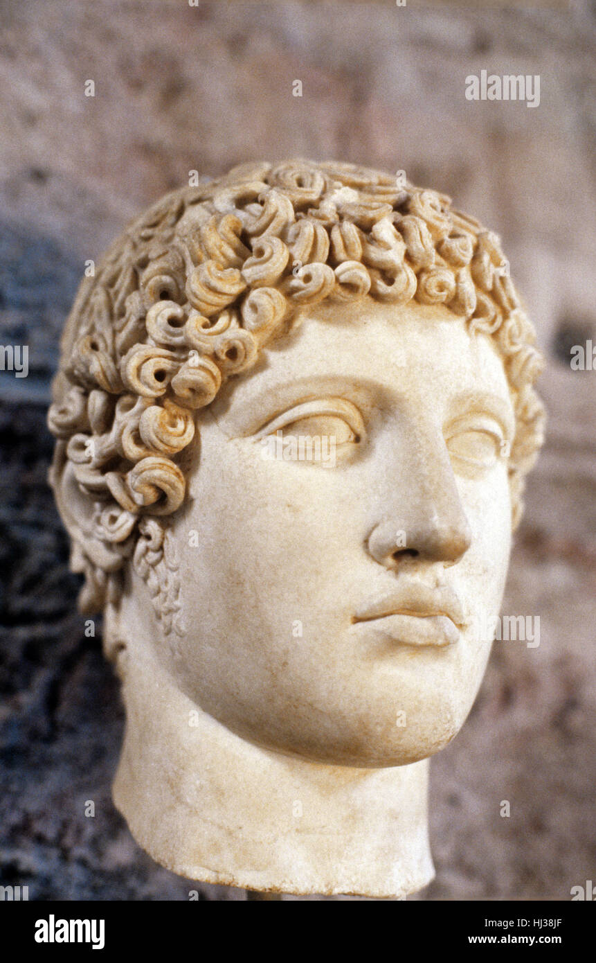 Statua di marmo o il ritratto del dio greco Hermes con capelli ricci. c2nd annuncio scultura Greca dal lato sud della Turchia Foto Stock
