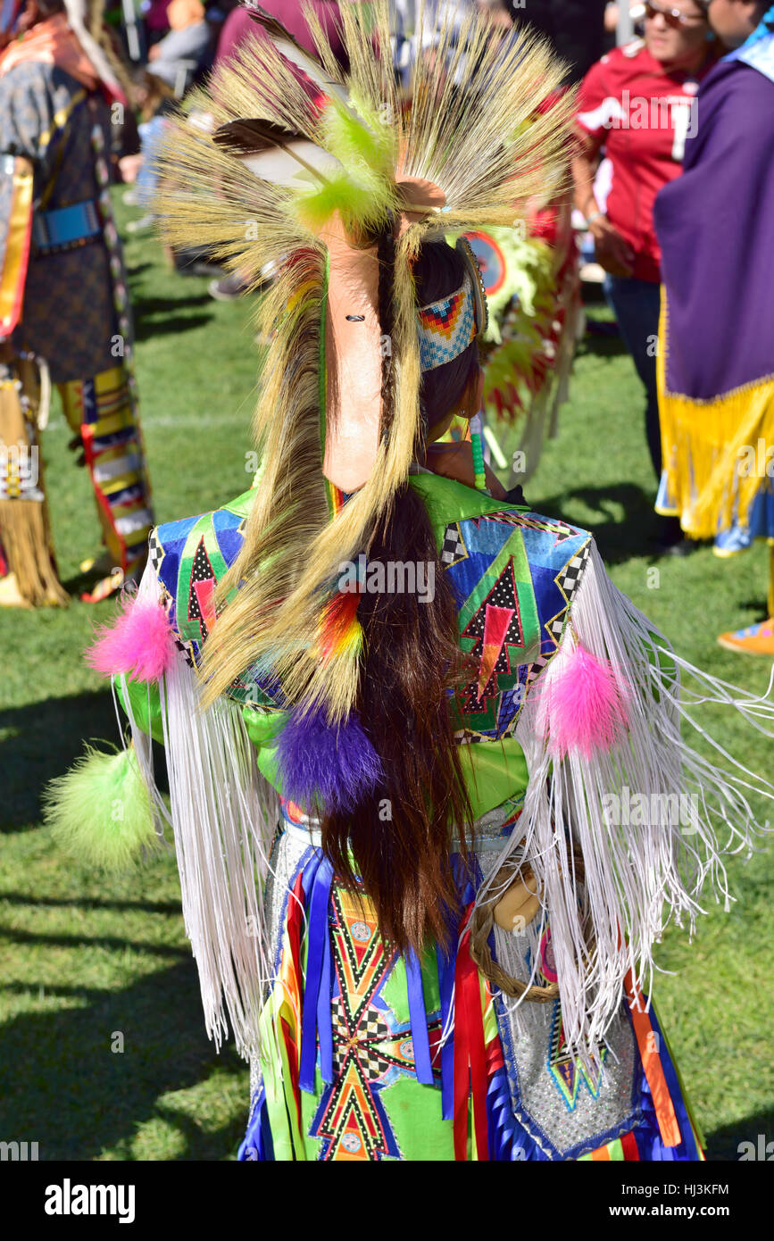 Navaho Native American Indian indossando il tradizionale costume cerimoniale a Prescott inter-tribali Pow Wow Arizona Foto Stock