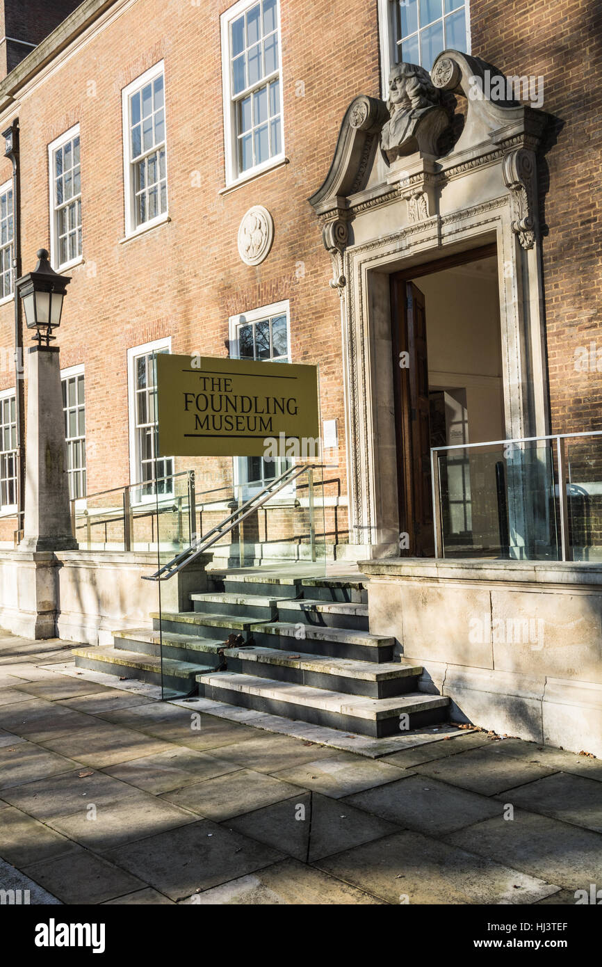 L ingresso del Foundling Museum, Coram i campi, Bloomsbury, London, England, Regno Unito Foto Stock