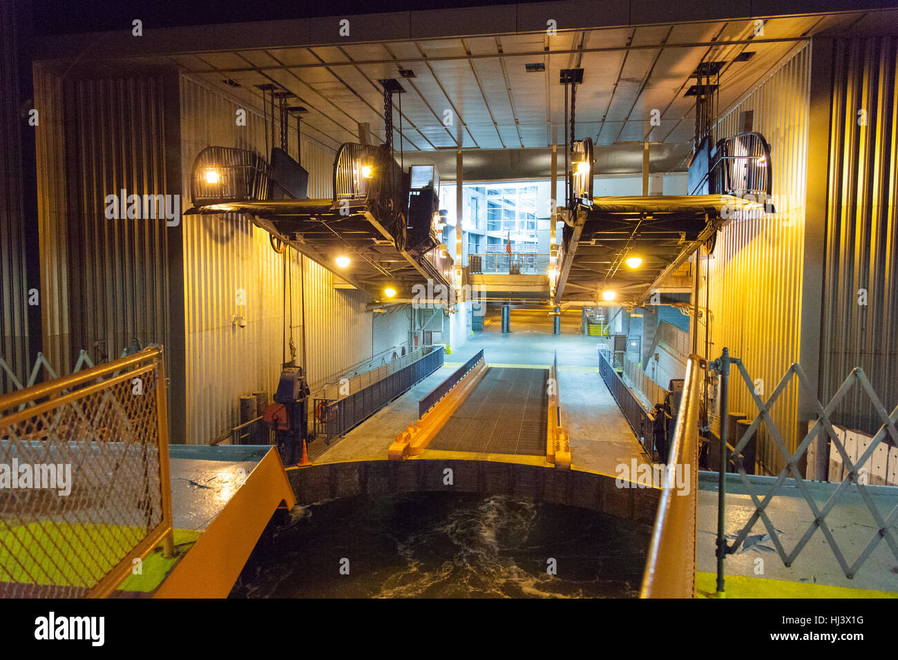 Staten island ferry ferry ferry loading ramps immagini e fotografie ...
