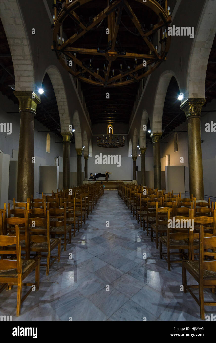 HERAKLION, Grecia - 16 luglio 2016: Interno del Museo di Arti Visive nella vecchia San Marco la Basilica. Foto Stock