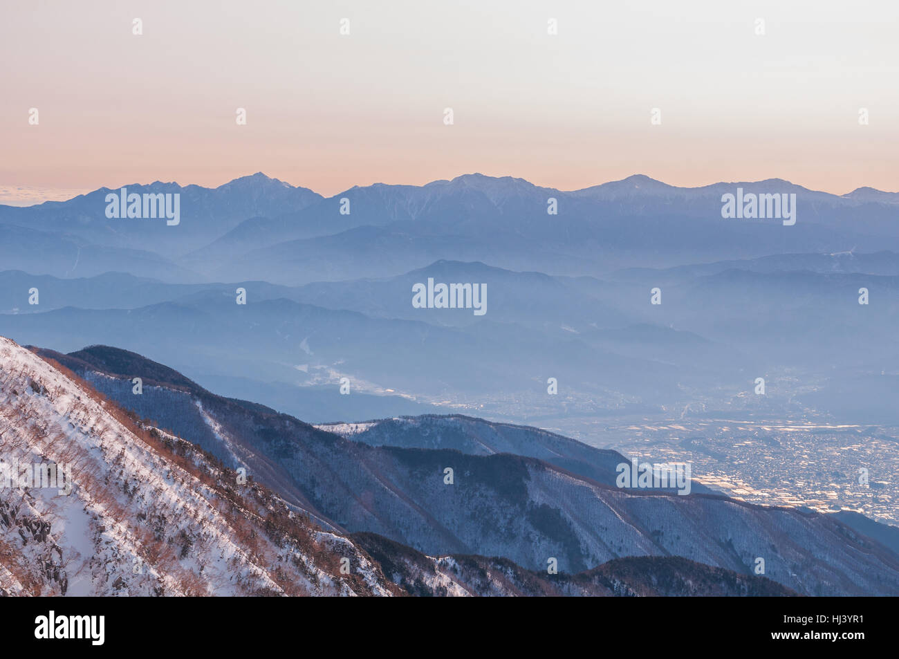 Senjojiki Cirque presso la centrale delle Alpi del Giappone nella stagione invernale. Foto Stock