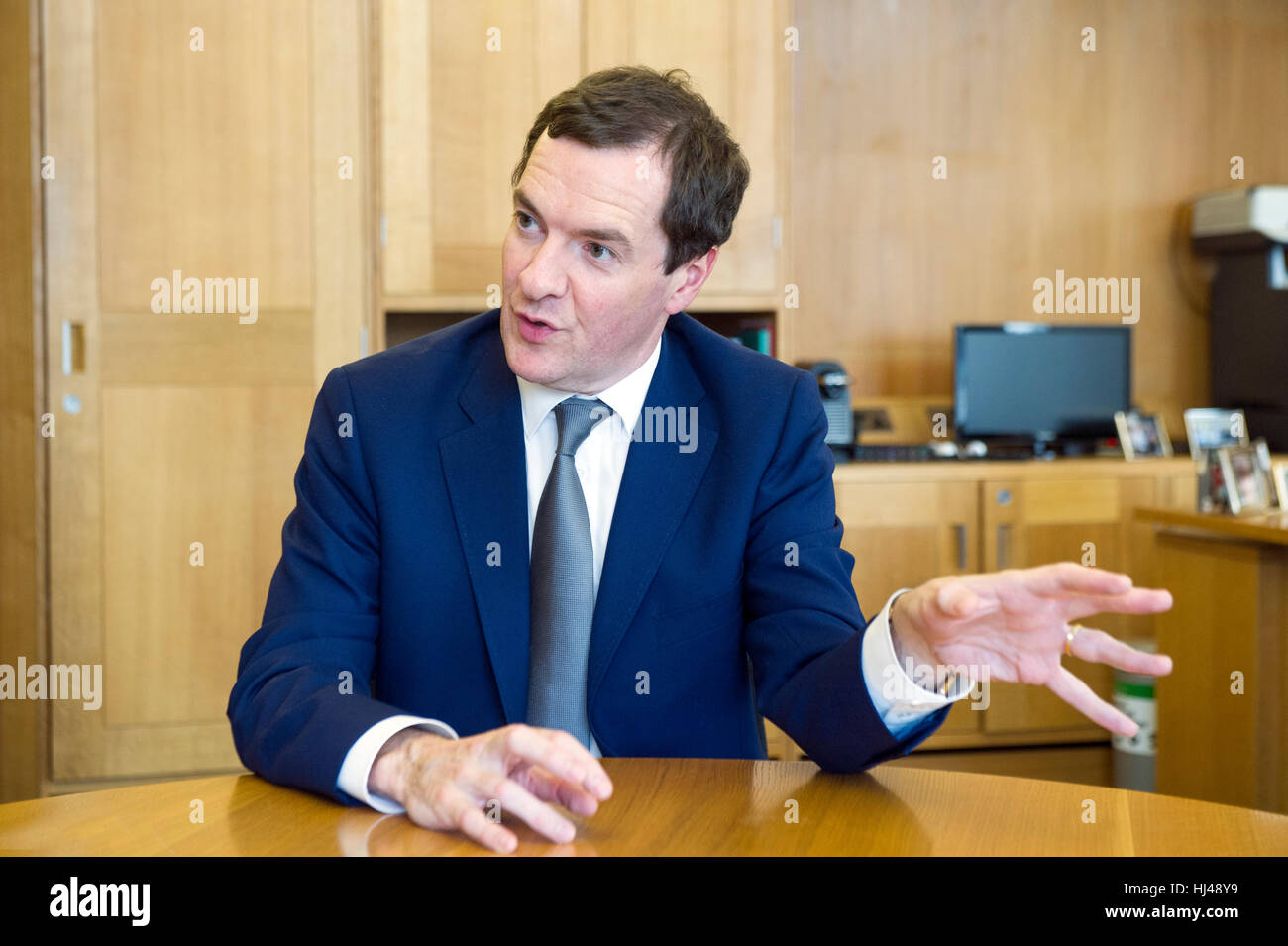 George Osborne, ex Cancelliere dello scacchiere e ora economista di Blackrock investimenti nel suo ufficio. Foto Stock