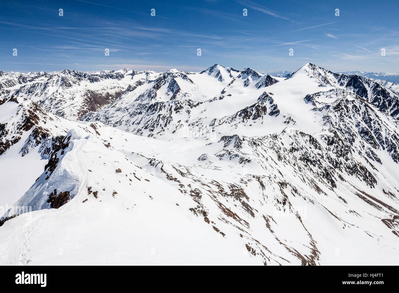 Fineilspitze, summit, vista dalla cima al e Similaun Hintere Schwärze, Alpi innevate, in Val Senales, Val Senales Foto Stock