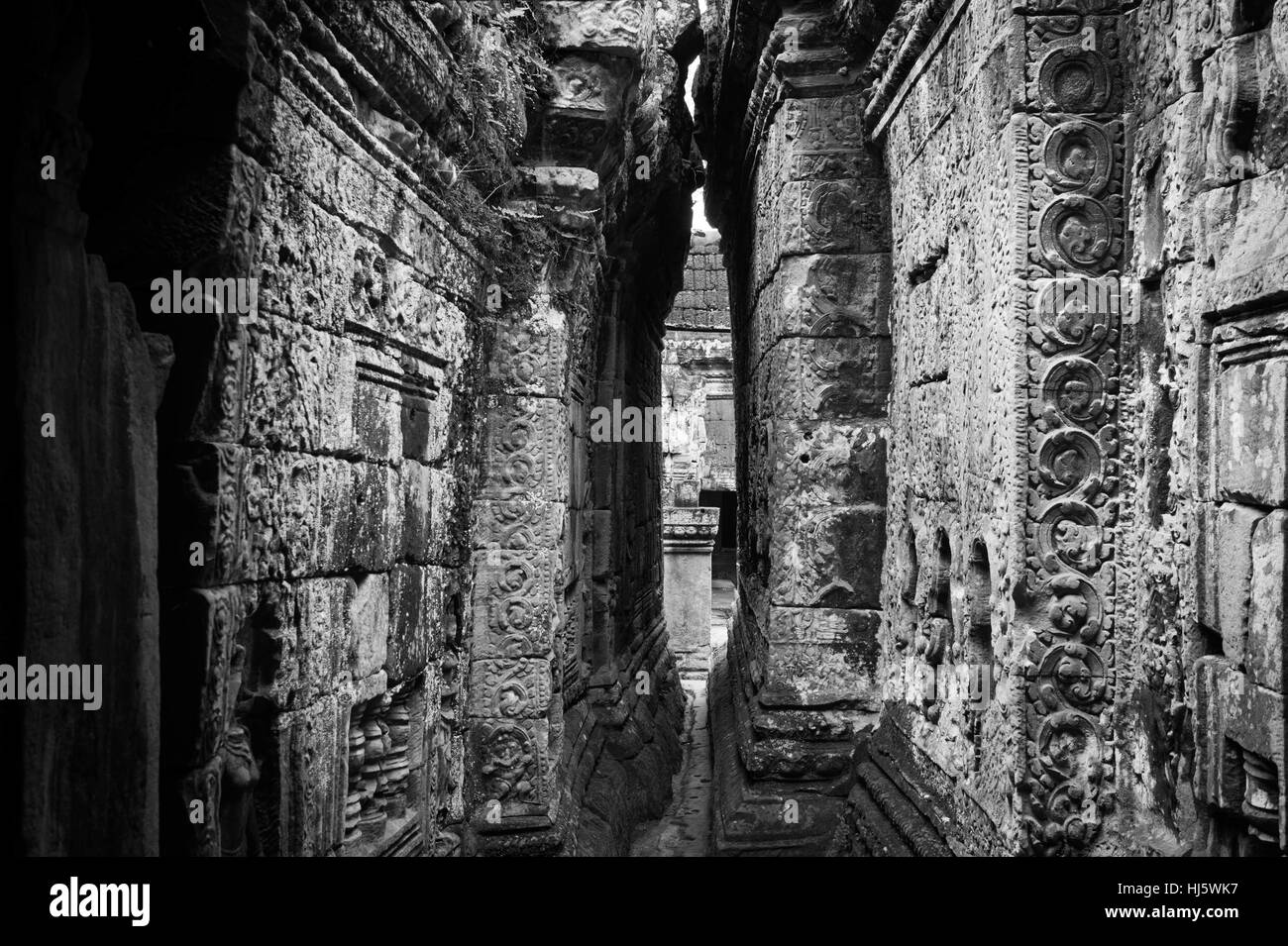 Siem Reap, Siem Reap, Cina. 7 Nov, 2016. Siem Reap, Cambodia-November 7 2016: (solo uso editoriale. Cina OUT) .la foto in bianco e nero di Angkor Wat in Siem Reap, Cambogia. Angkor Wat è un complesso tempio in Cambogia e il più grande monumento religioso nel mondo, con la misurazione del sito 162,6 ettari (1,626,000 m2; 402 acri). Esso è stato originariamente costruito come un tempio indù di dio Vishnu per l'Impero Khmer, trasformando progressivamente in un tempio buddista verso la fine del XII secolo. Credito: SIPA Asia/ZUMA filo/Alamy Live News Foto Stock