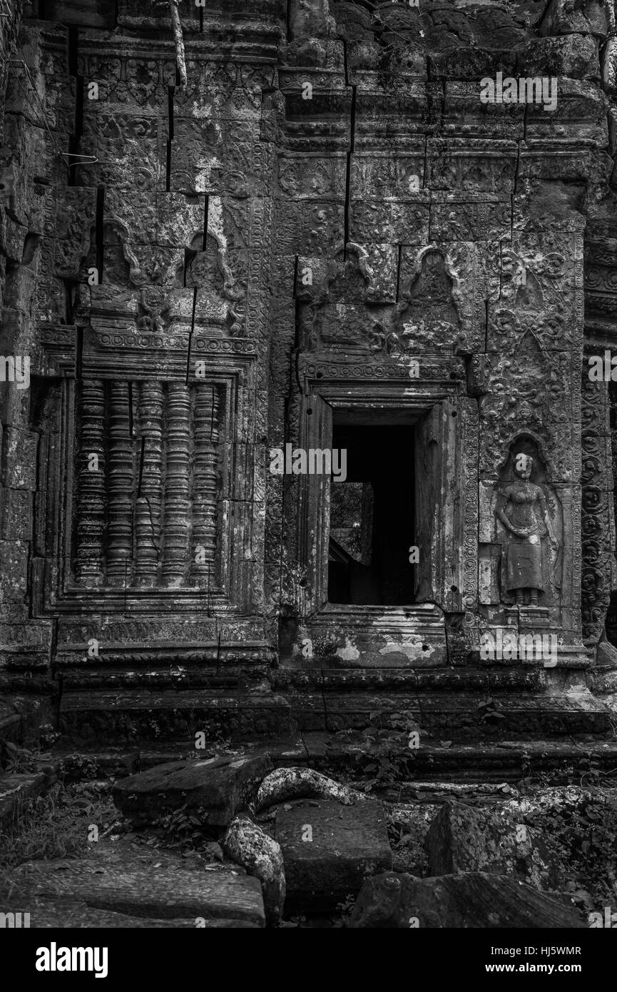 Siem Reap, Siem Reap, Cina. 7 Nov, 2016. Siem Reap, Cambodia-November 7 2016: (solo uso editoriale. Cina OUT) .la foto in bianco e nero di Angkor Wat in Siem Reap, Cambogia. Angkor Wat è un complesso tempio in Cambogia e il più grande monumento religioso nel mondo, con la misurazione del sito 162,6 ettari (1,626,000 m2; 402 acri). Esso è stato originariamente costruito come un tempio indù di dio Vishnu per l'Impero Khmer, trasformando progressivamente in un tempio buddista verso la fine del XII secolo. Credito: SIPA Asia/ZUMA filo/Alamy Live News Foto Stock