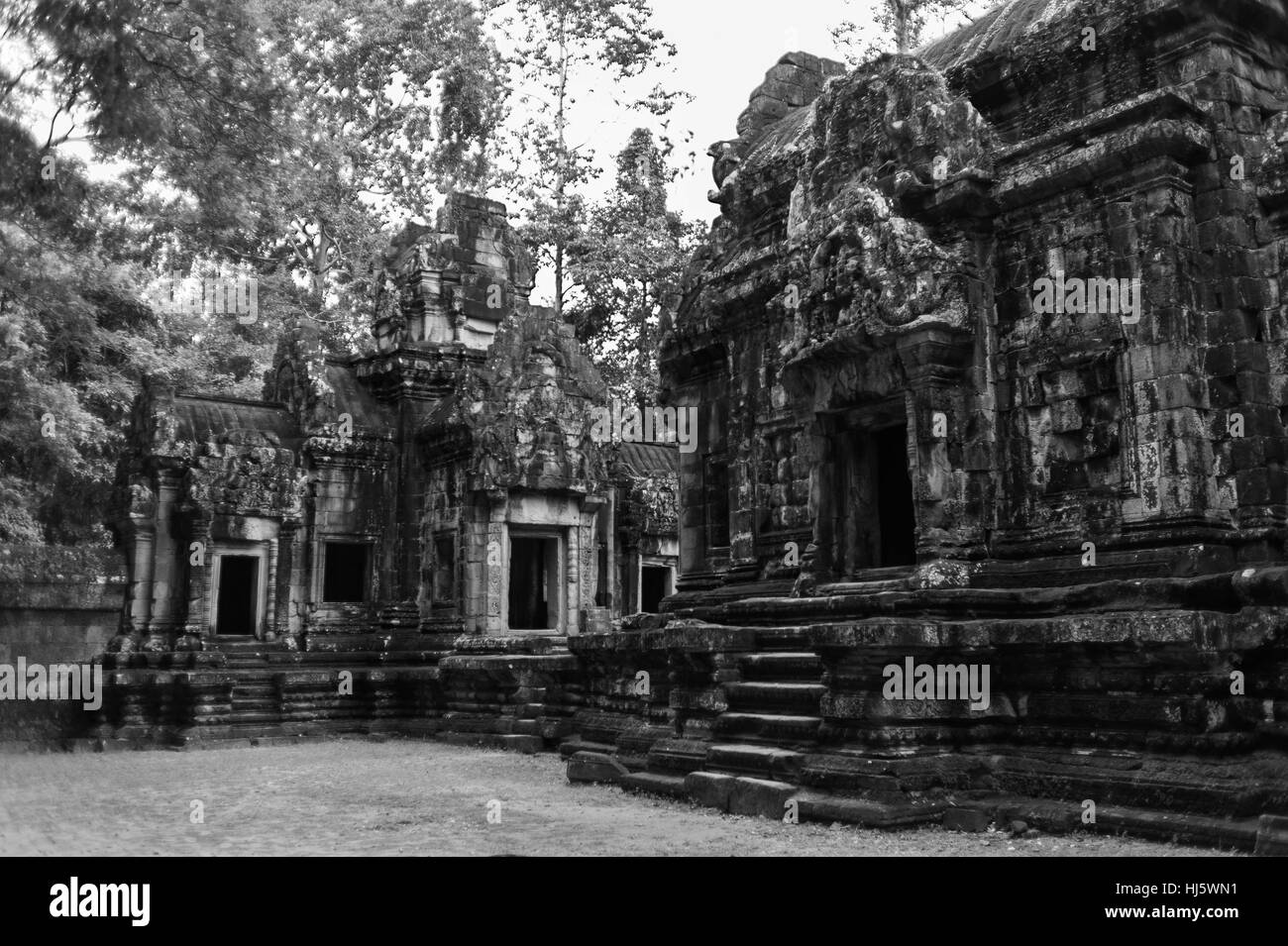 Siem Reap, Siem Reap, Cina. 7 Nov, 2016. Siem Reap, Cambodia-November 7 2016: (solo uso editoriale. Cina OUT) .la foto in bianco e nero di Angkor Wat in Siem Reap, Cambogia. Angkor Wat è un complesso tempio in Cambogia e il più grande monumento religioso nel mondo, con la misurazione del sito 162,6 ettari (1,626,000 m2; 402 acri). Esso è stato originariamente costruito come un tempio indù di dio Vishnu per l'Impero Khmer, trasformando progressivamente in un tempio buddista verso la fine del XII secolo. Credito: SIPA Asia/ZUMA filo/Alamy Live News Foto Stock