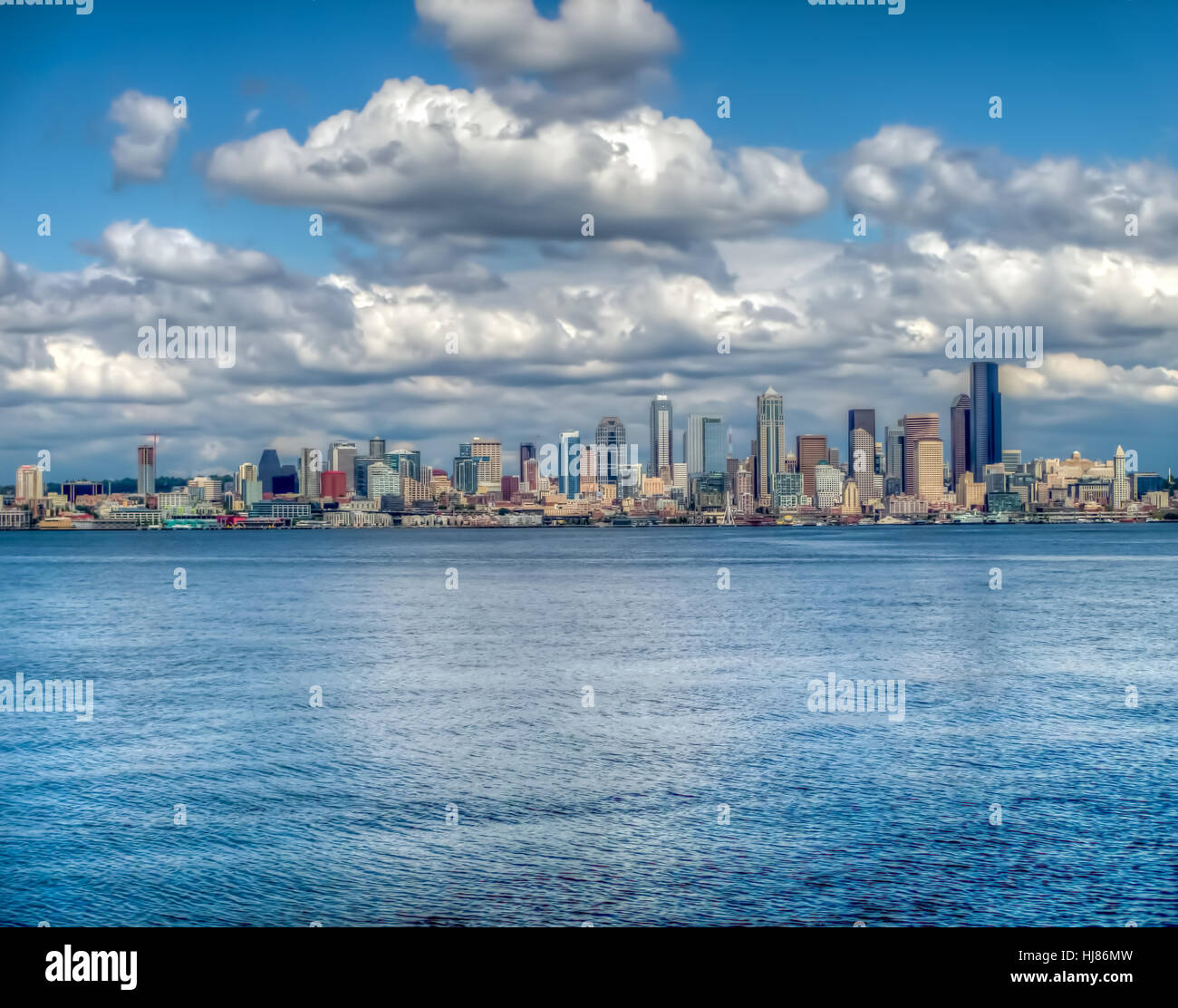 Intensa sullo skyline di Seattle, immagine HDR. Foto Stock