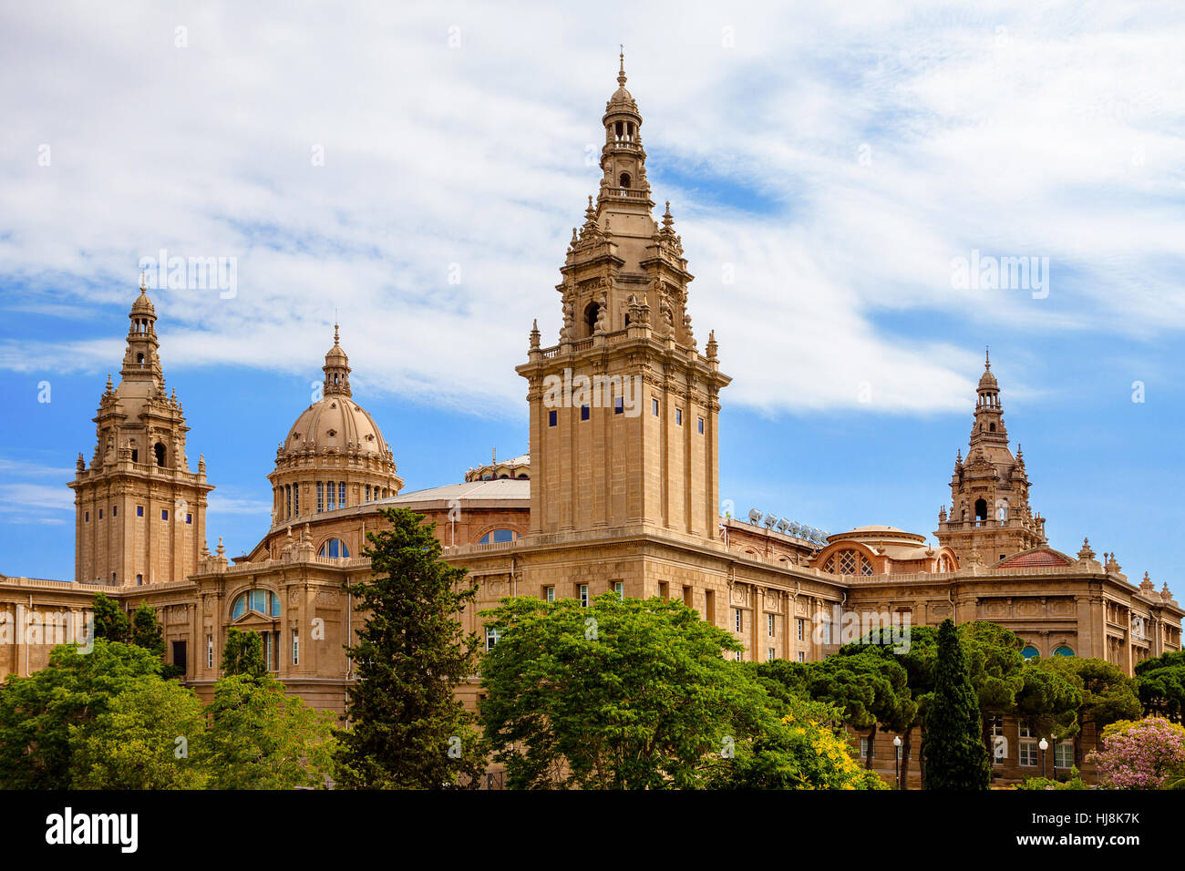 Torri e cupola centrale di Palau Nacional, Barcellona, Catalogna, Spagna Foto Stock