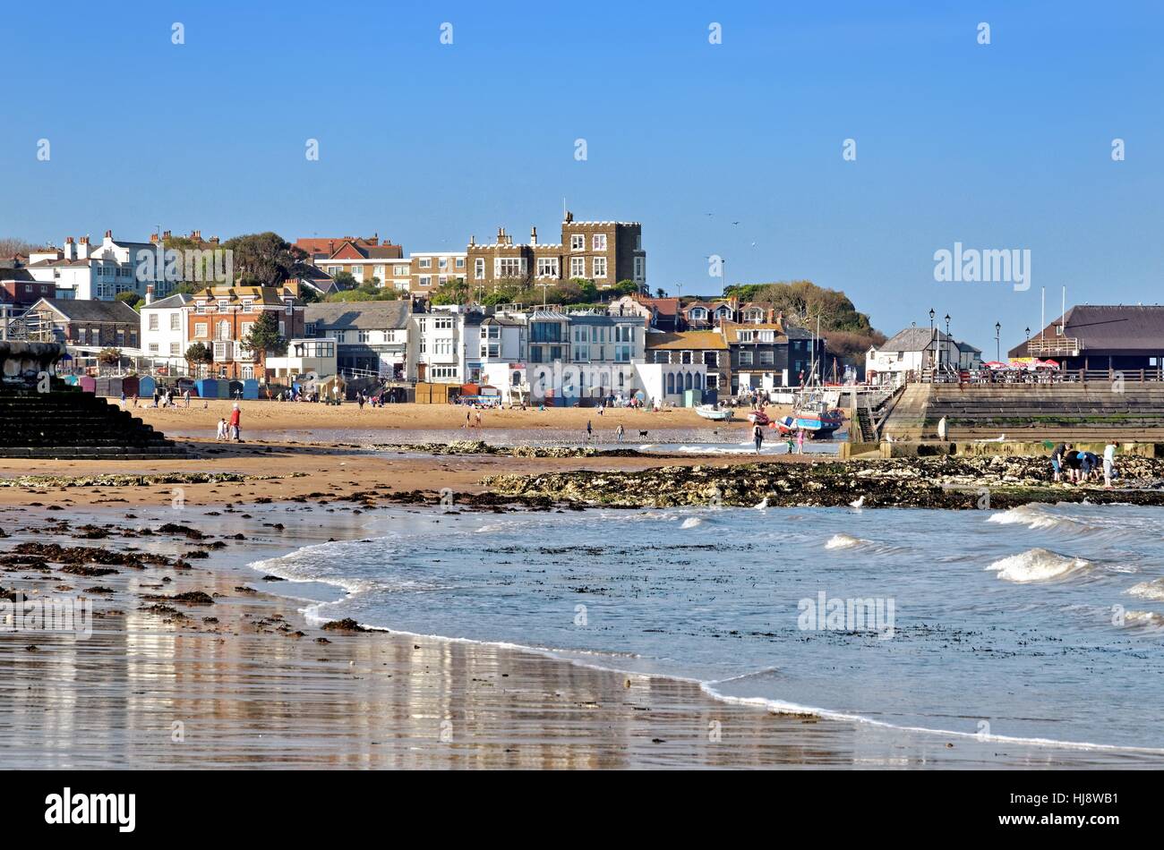 La spiaggia e il lungomare a Broadstairs Kent REGNO UNITO Foto Stock