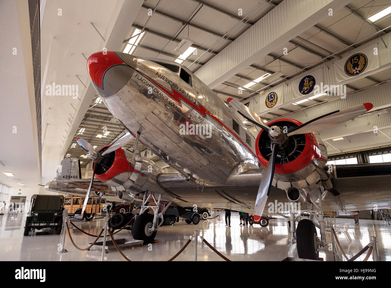 Santa Ana, CA, Stati Uniti d'America - 21 Gennaio 2017: Douglas DC-3 aereo chiamato Flagship Orange County visualizzato in Lyon Air Museum in S Foto Stock
