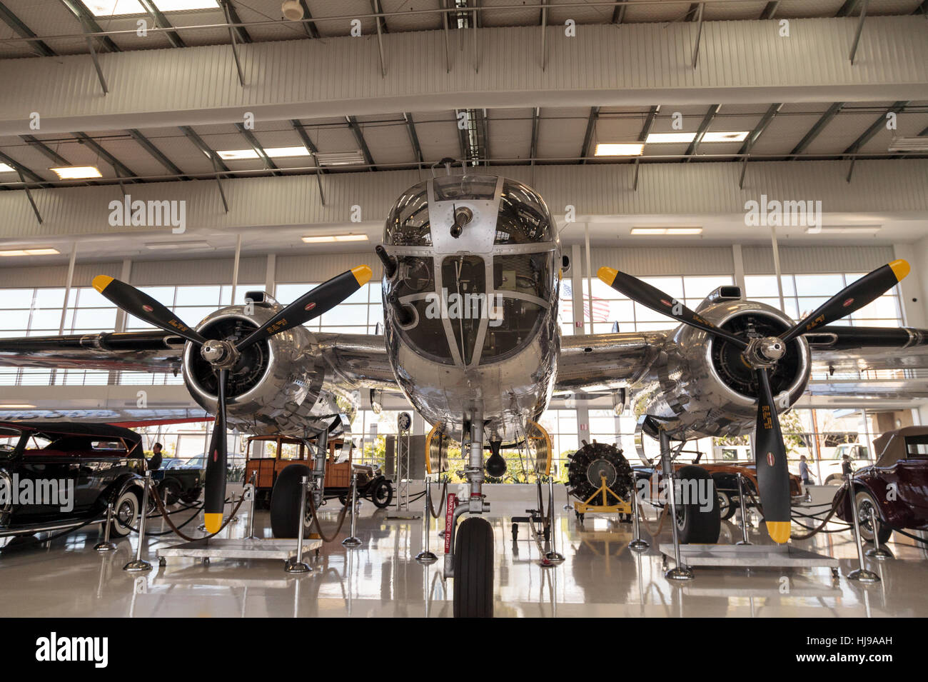 North American B-25 bombardiere chiamato Mitchell visualizzato in Lyon Air Museum in Santa Ana, California Foto Stock