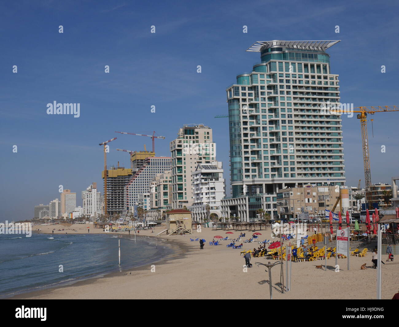Tel Aviv skyline visto dal lungomare Foto Stock