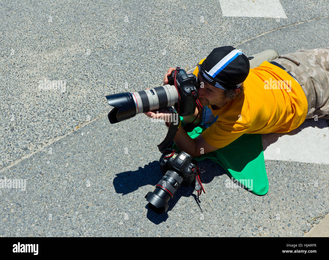 Tour Down Under TDU Santos cycling bike race pedalando folla Aldinga beach South Australian Australia sport eventi sportivi Foto Stock